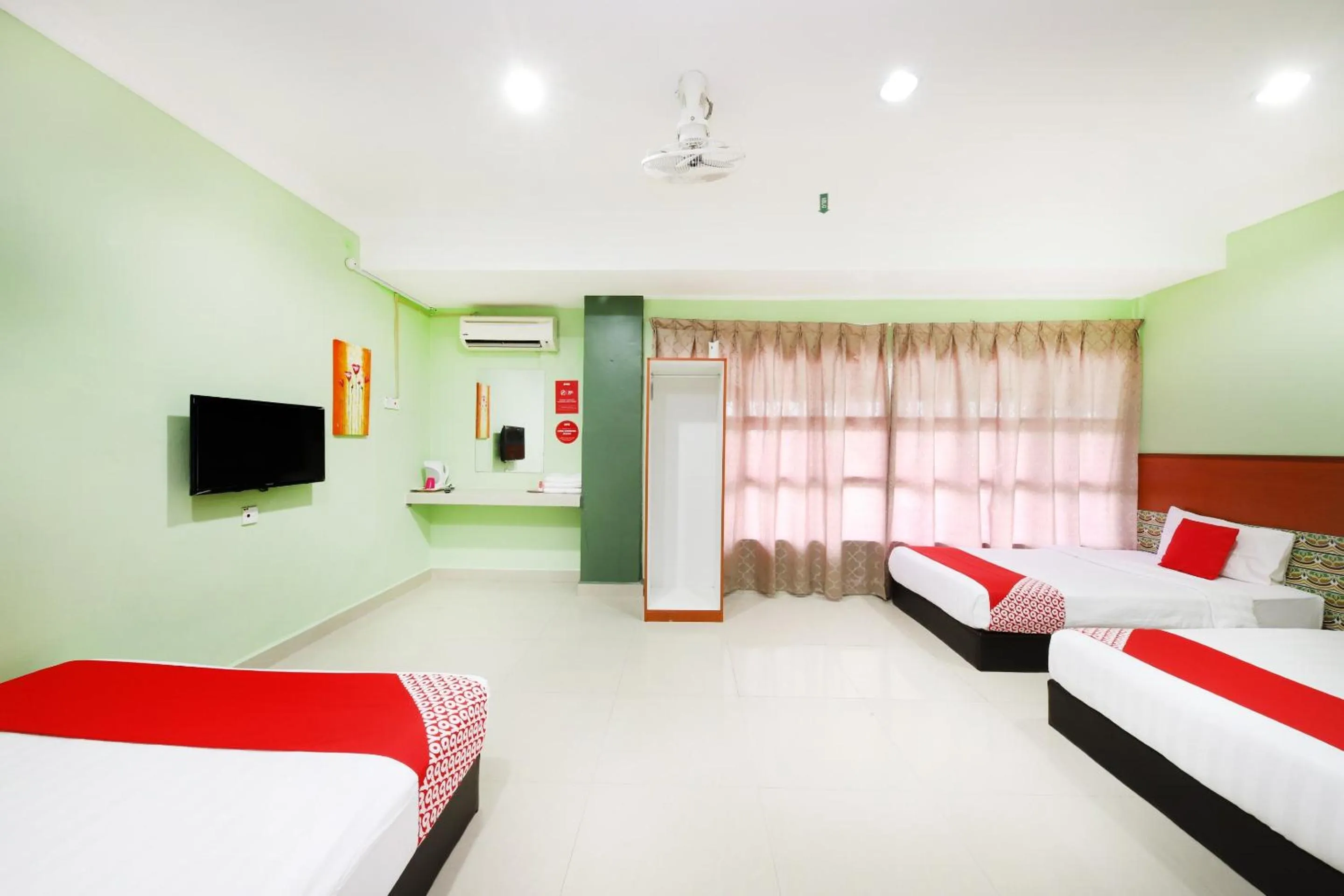 Bedroom, Bed in Super OYO 720 Corridor Hotel 2