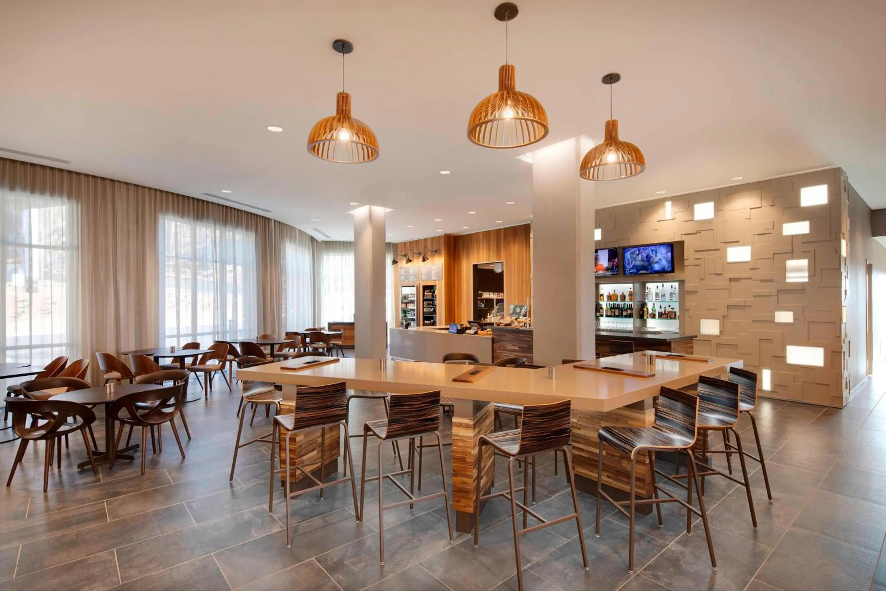 Restaurant/places to eat in Courtyard by Marriott Atlanta Vinings/Galleria