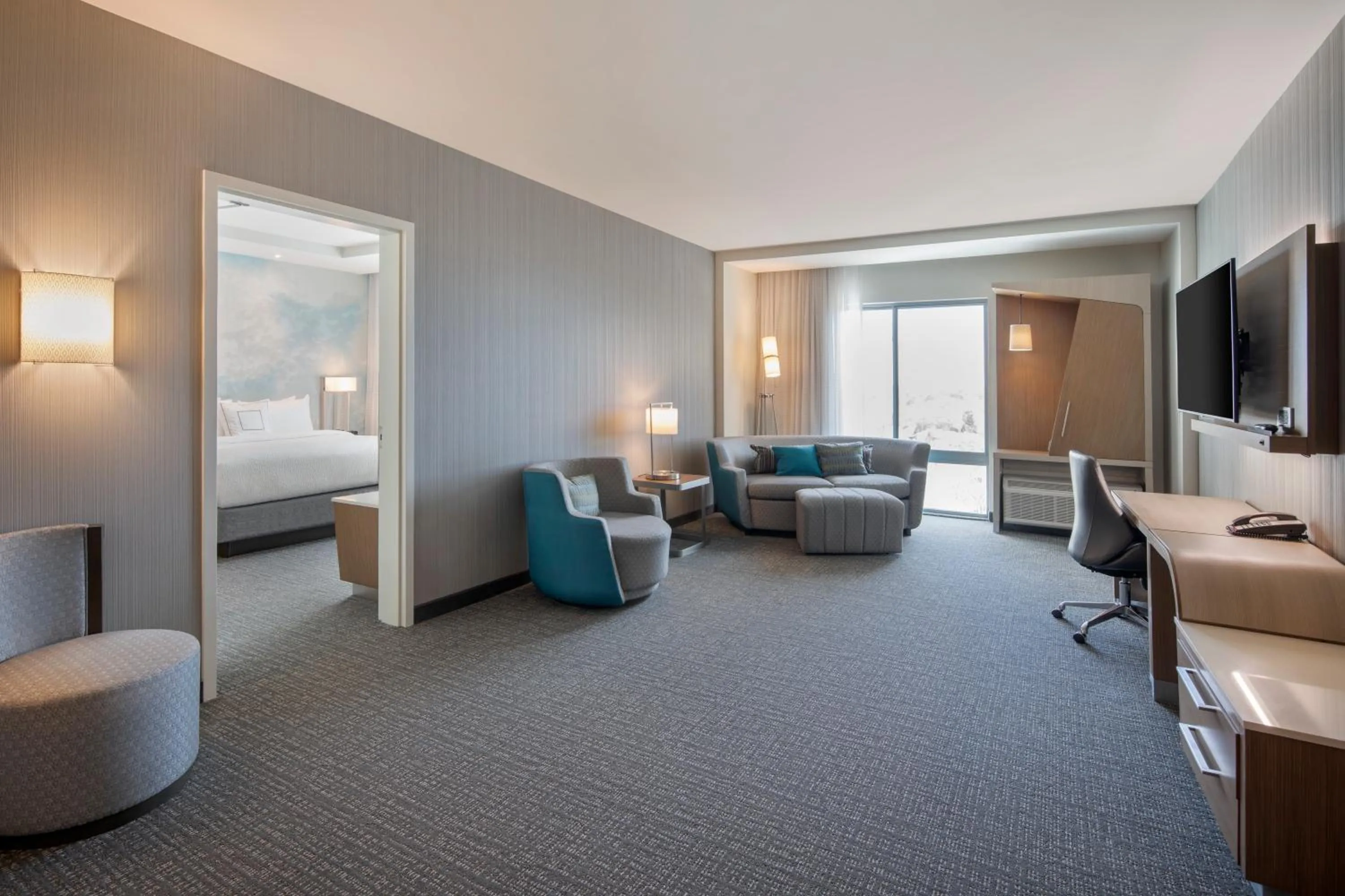 Living room, Bed in Courtyard by Marriott Atlanta Vinings/Galleria