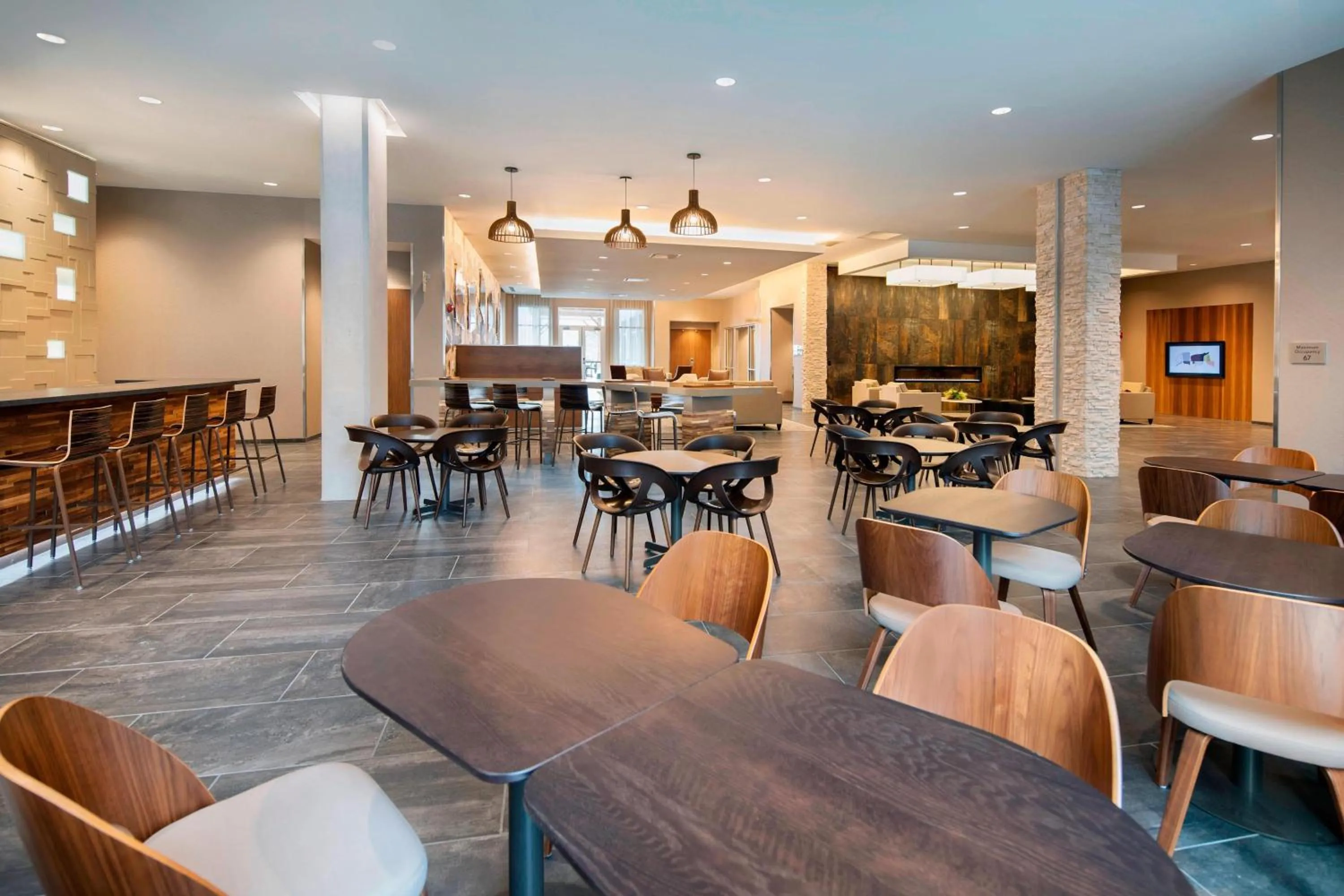 Restaurant/places to eat in Courtyard by Marriott Atlanta Vinings/Galleria