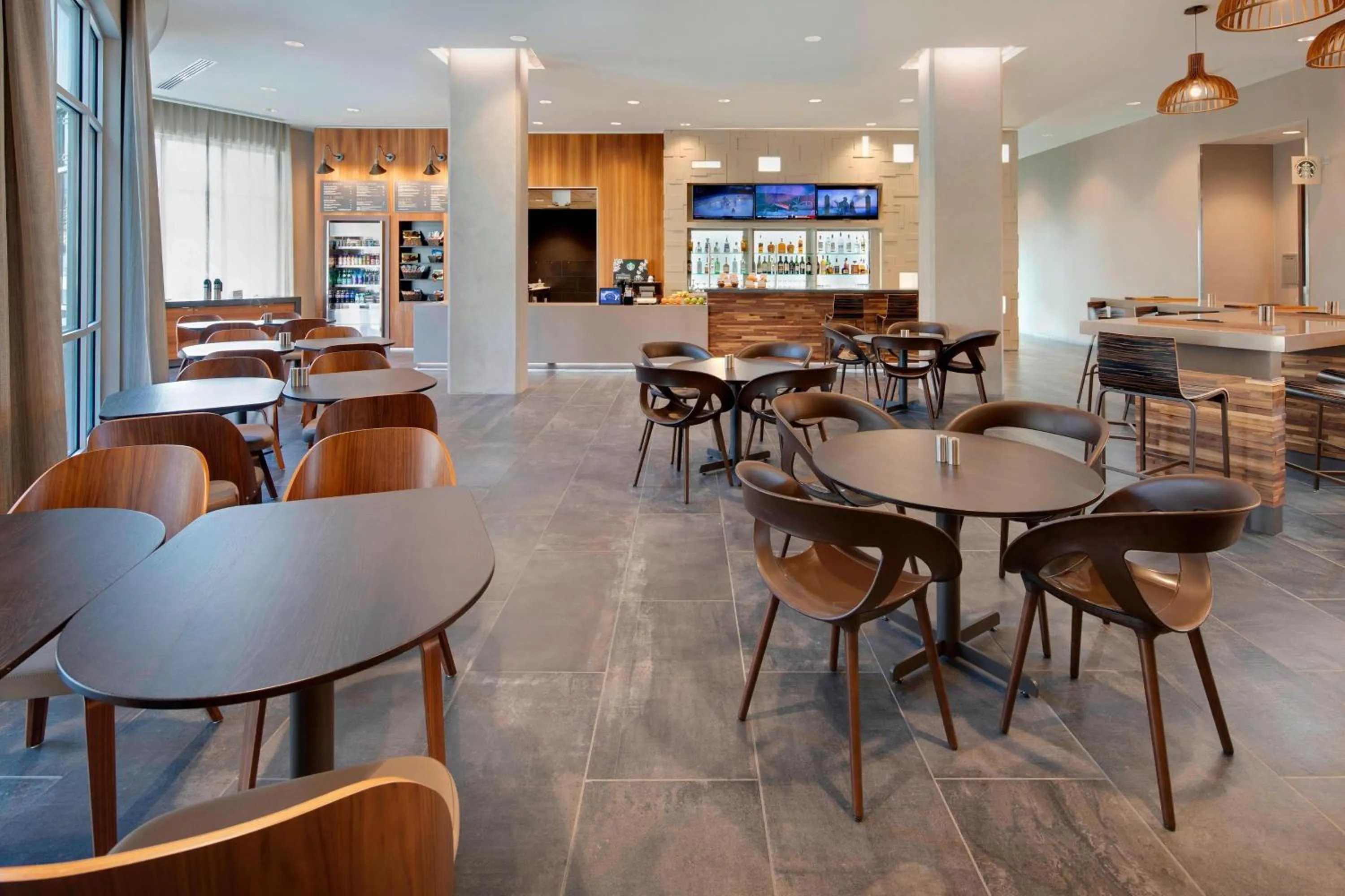 Restaurant/places to eat in Courtyard by Marriott Atlanta Vinings/Galleria