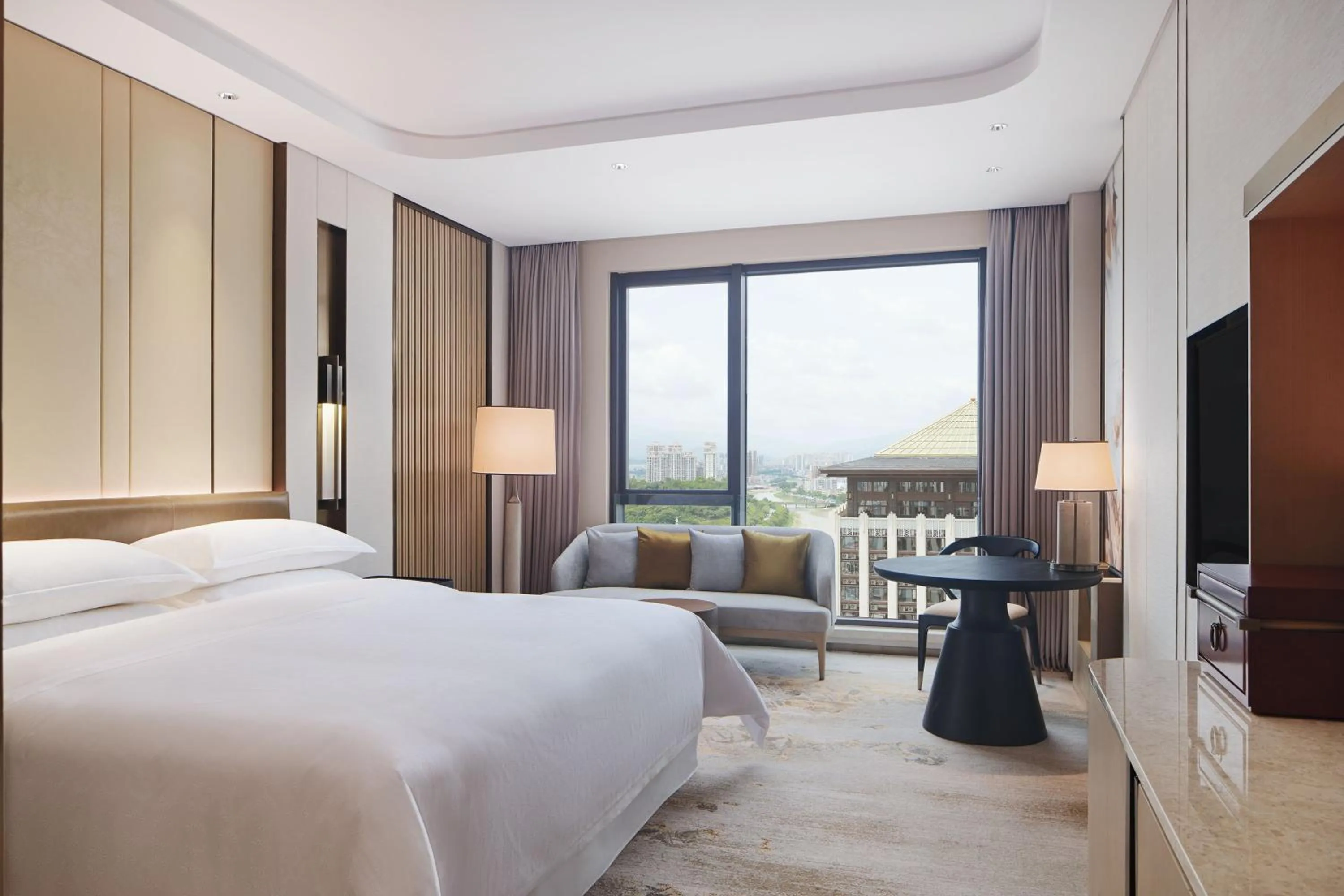 Photo of the whole room, Bed in Sheraton Yunfu Xinxing Hotel