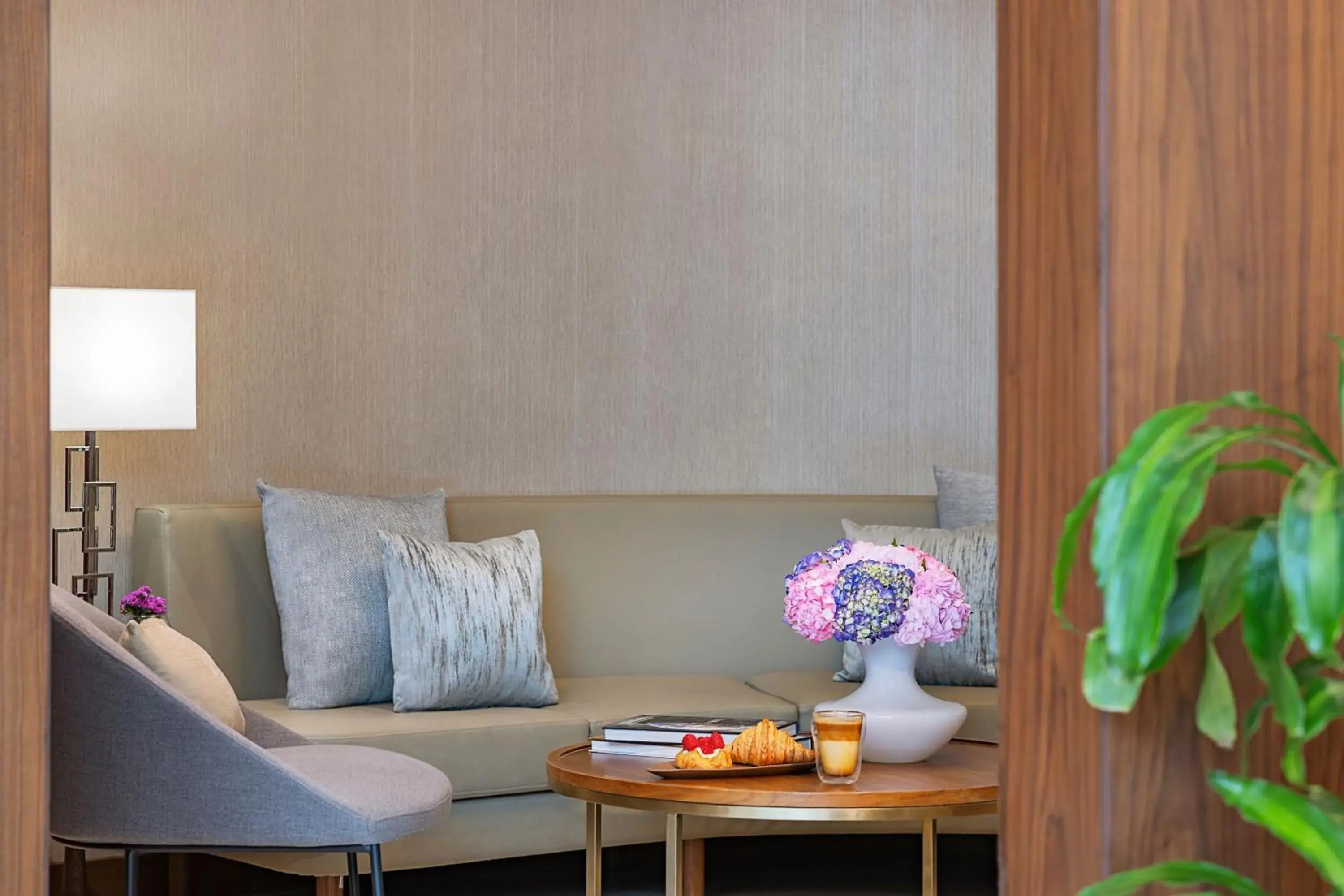 Concierge level, Guest room, 1 King in Marriott Riyadh Diplomatic Quarter Concierge level, Guest room, 1 King in Marriott Riyadh Diplomatic Quarter