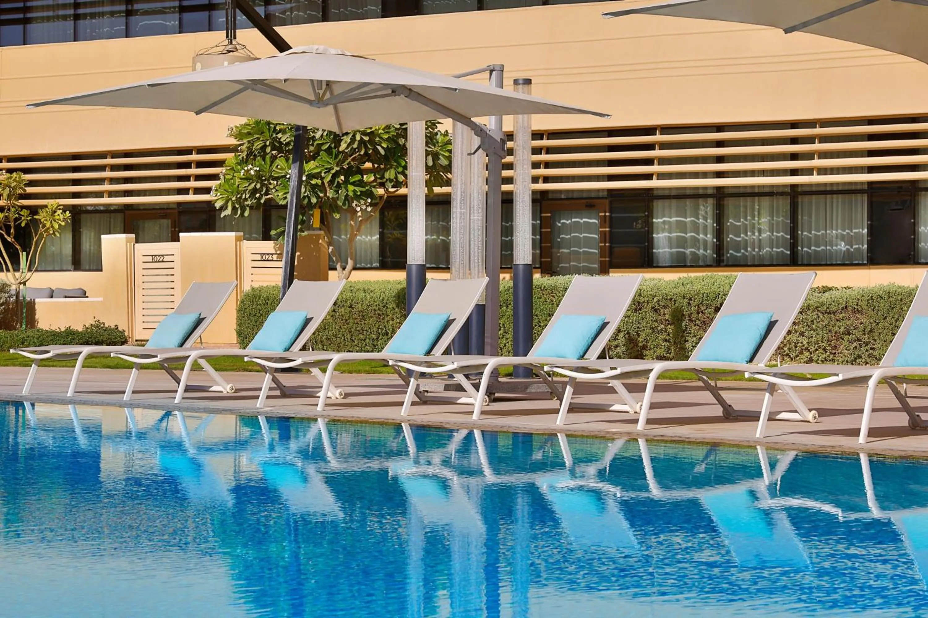 Swimming pool in Riyadh Diplomatic Quarter - Marriott Executive Apartments