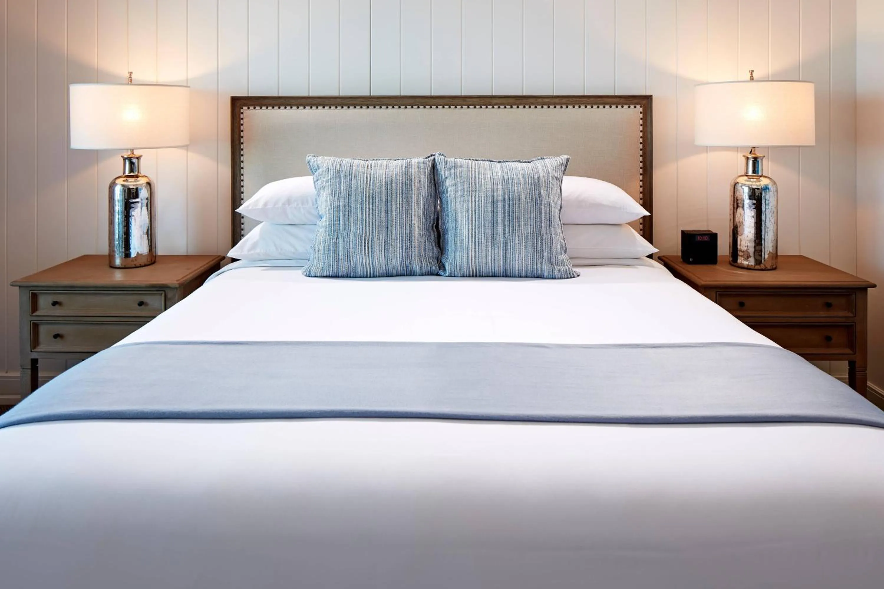 Photo of the whole room, Bed in Vespera Resort on Pismo Beach, Autograph Collection