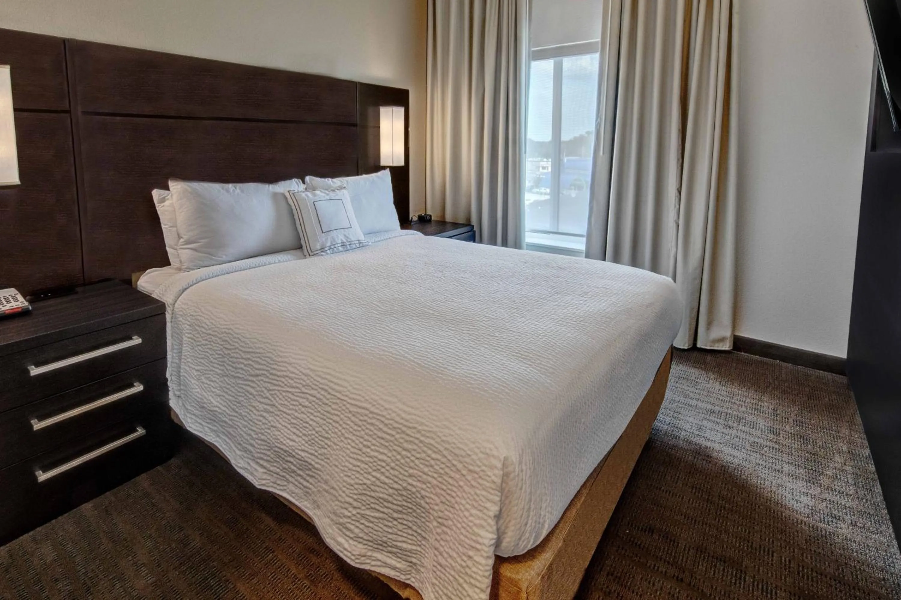 Bedroom, Bed in Residence Inn by Marriott Tulsa Midtown