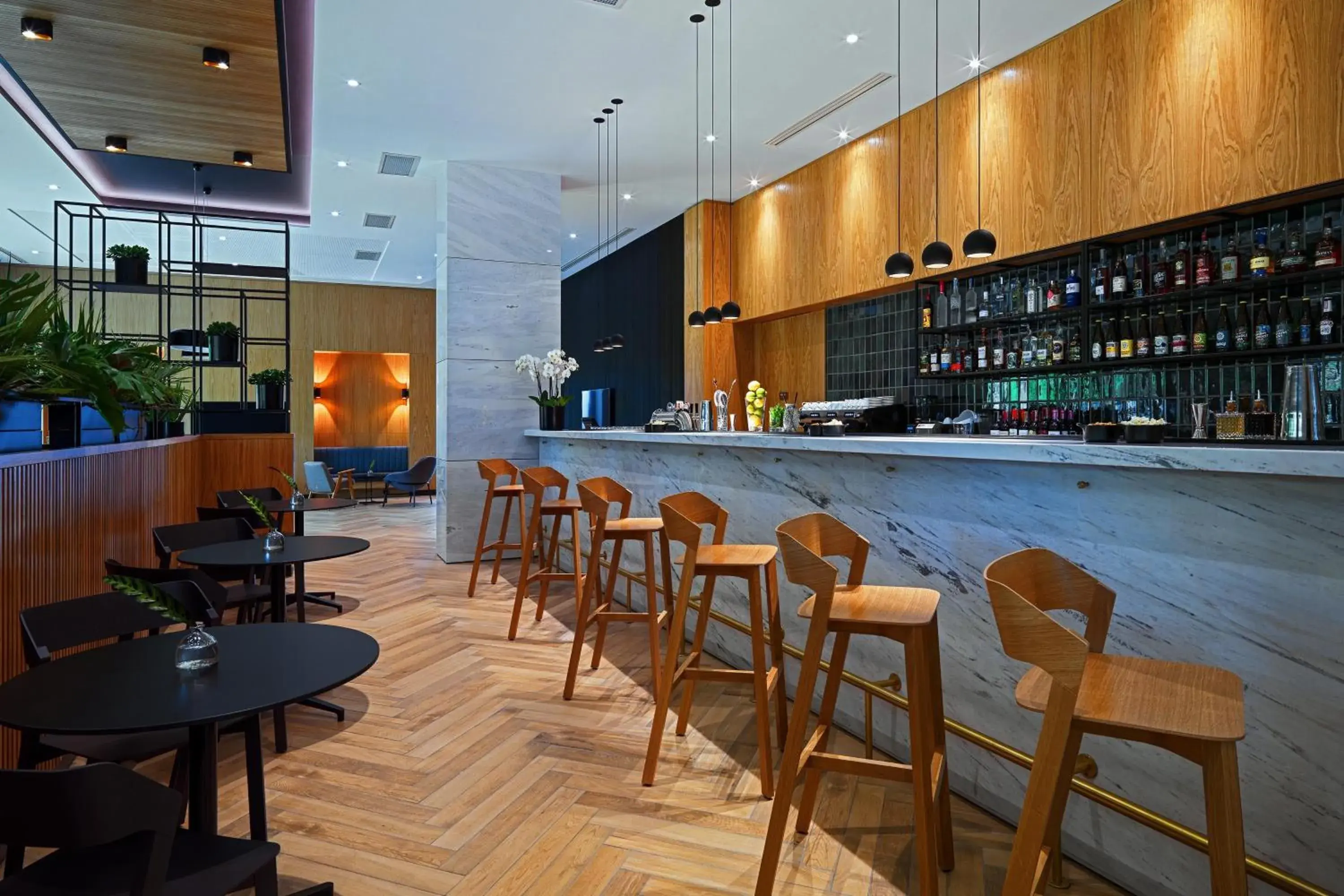Lounge or bar in Four Points by Sheraton Warsaw Mokotow Lounge or bar in Four Points by Sheraton Warsaw Mokotow