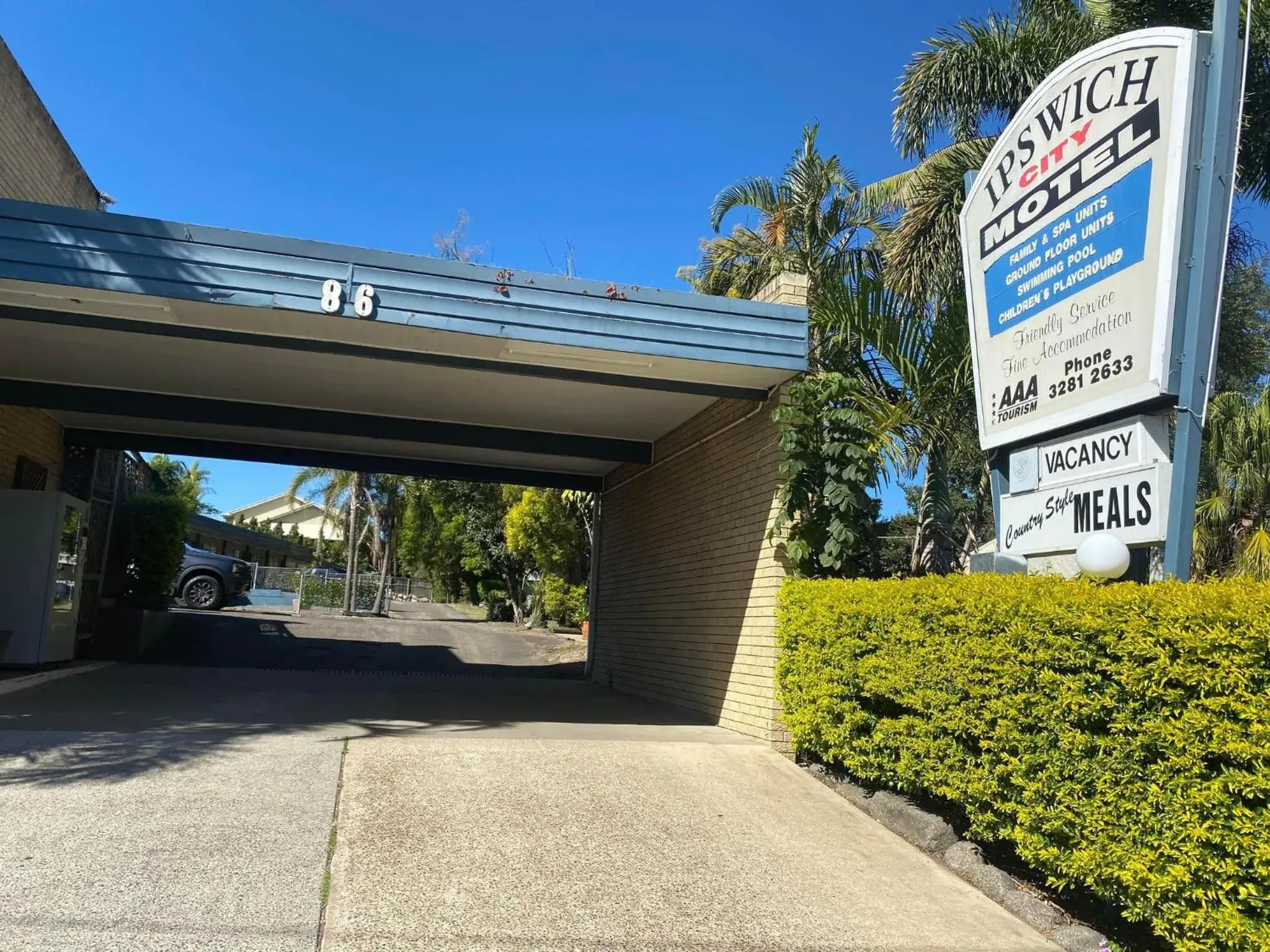 Property building, Property Logo/Sign in Ipswich City Motel Property building, Property Logo/Sign in Ipswich City Motel