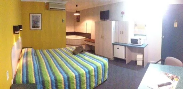 Photo of the whole room in Ipswich City Motel
