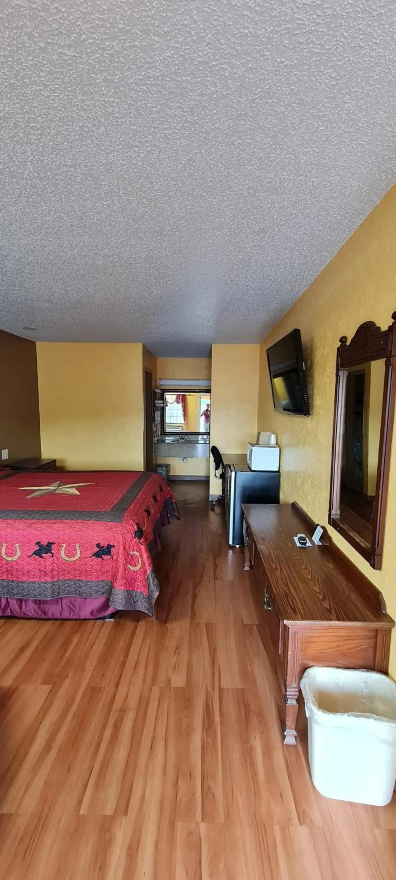 Bed in Chaparral Motel Hallettsville Bed in Chaparral Motel Hallettsville