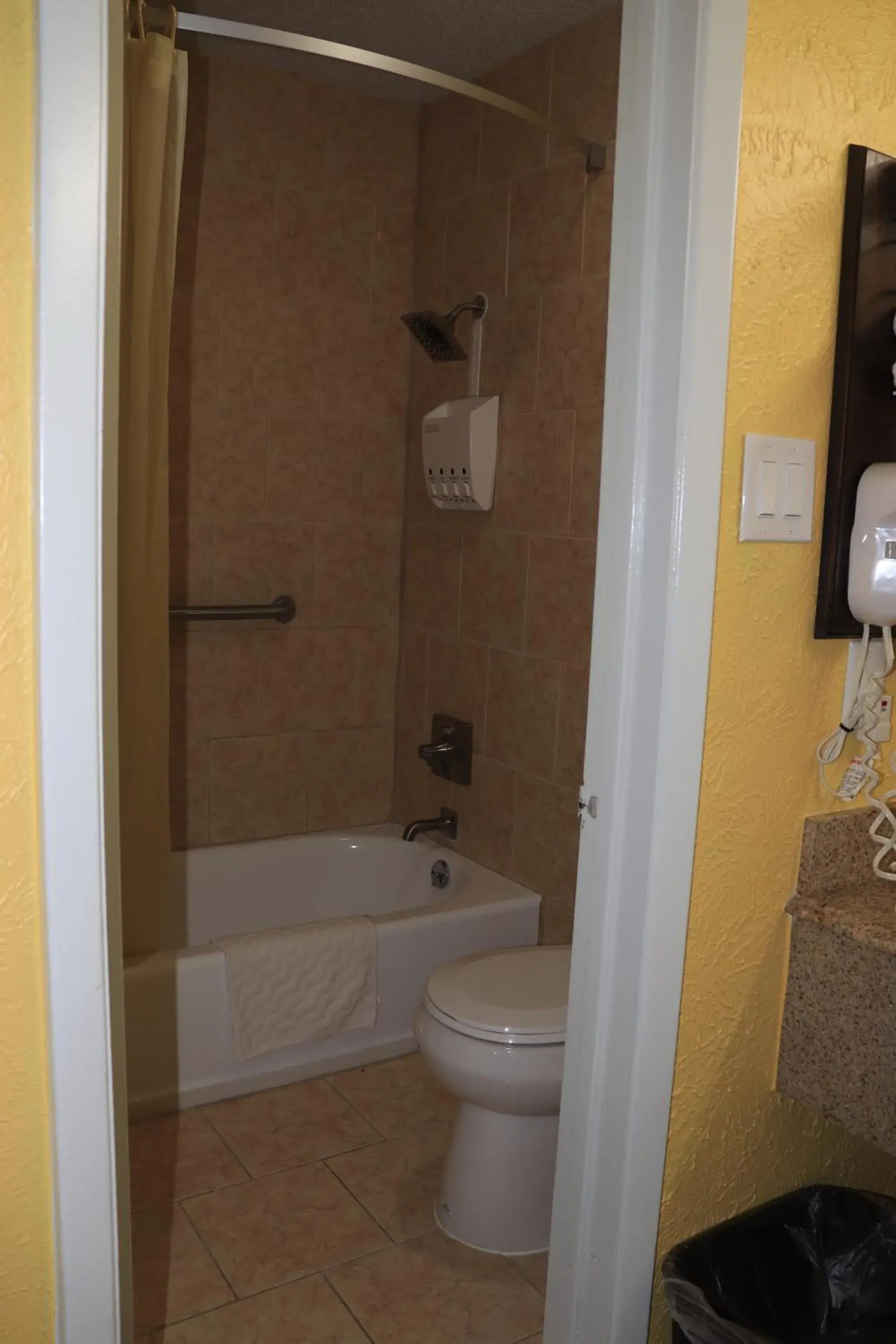 Deluxe King Suite - single occupancy in Chaparral Motel Hallettsville Deluxe King Suite - single occupancy in Chaparral Motel Hallettsville