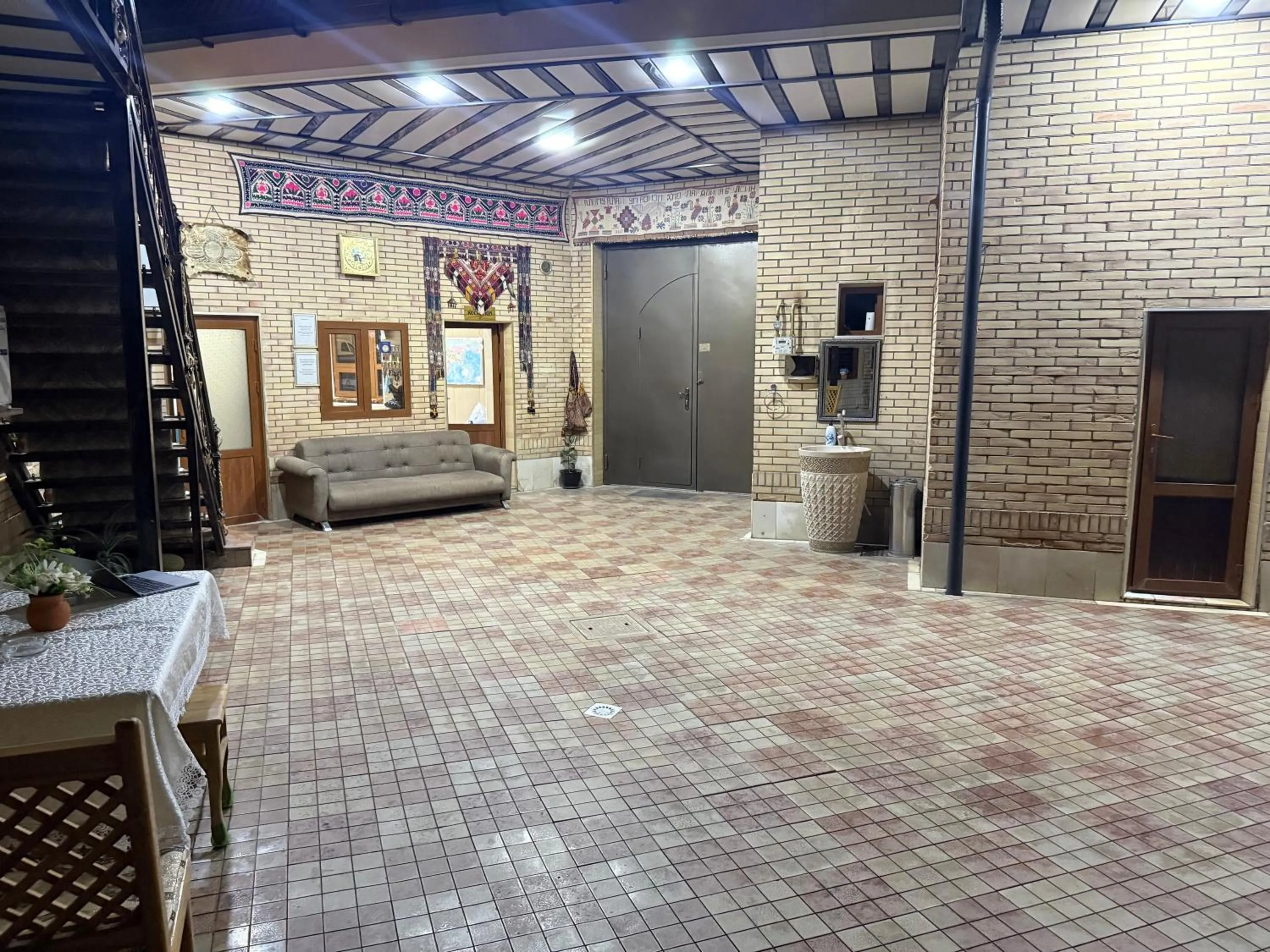 Inner courtyard view in Sherxan Hotel