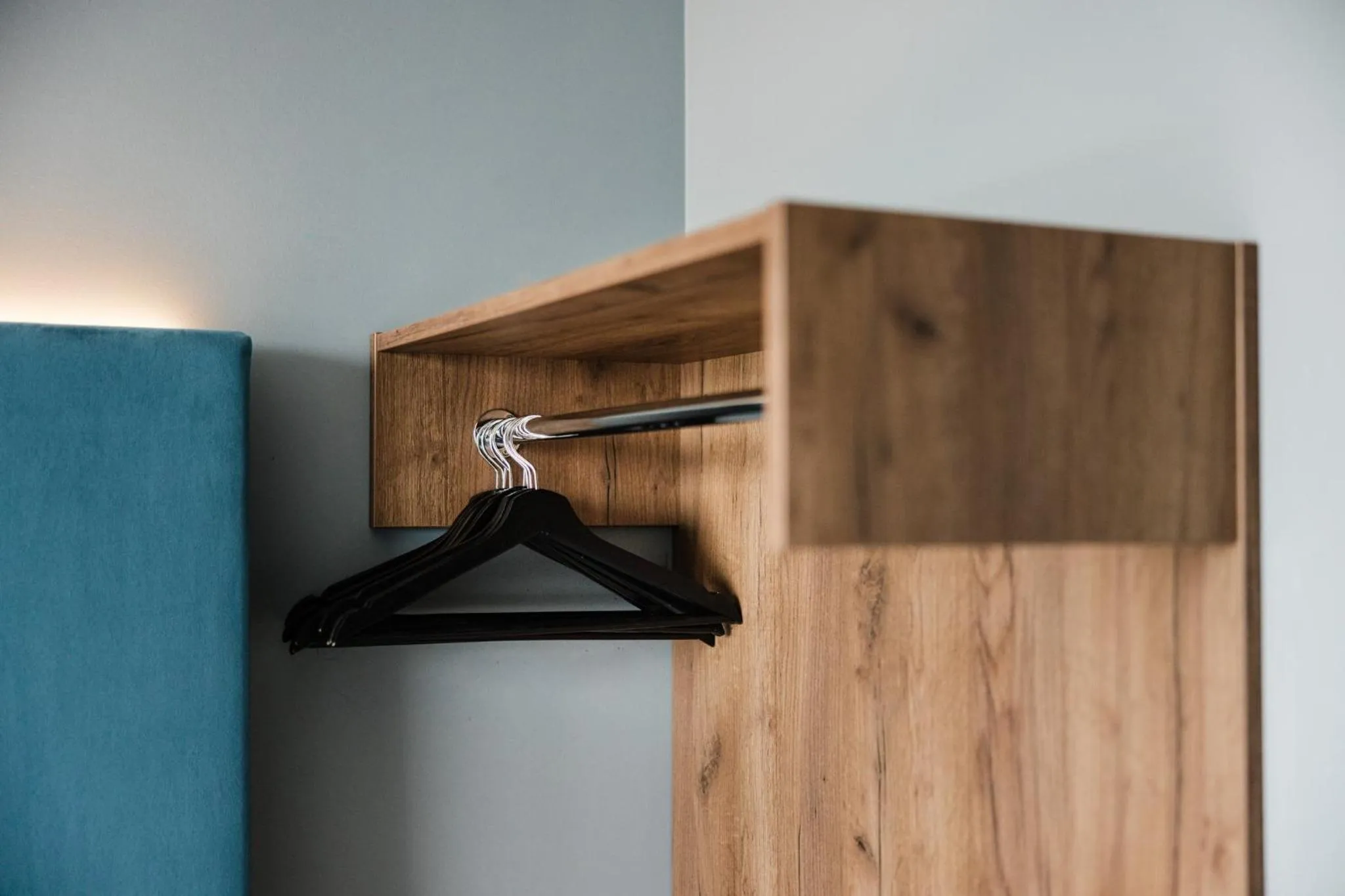 Photo of the whole room in ODDSSON Midtown Hotel