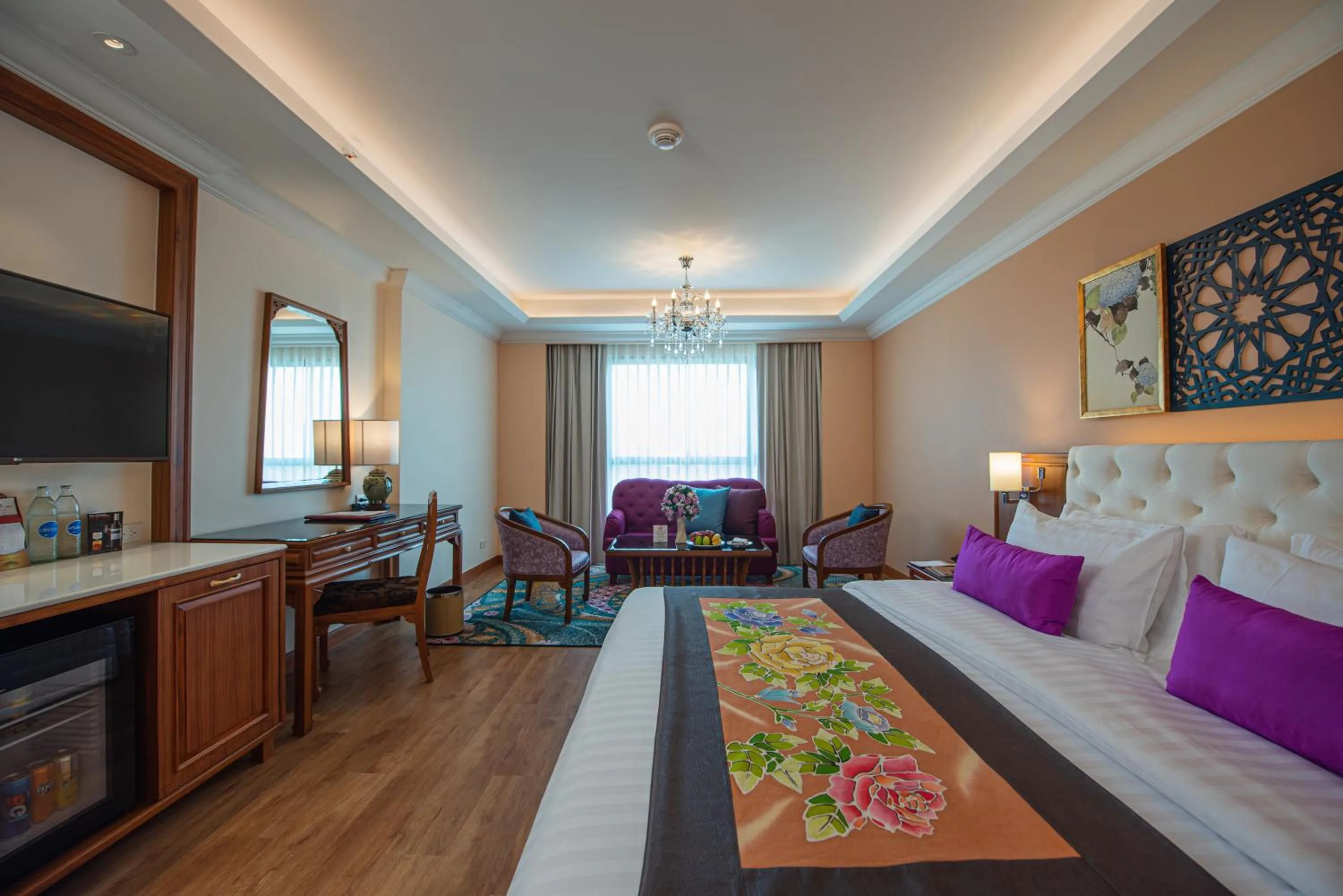 Photo of the whole room, Bed in The Empress Premier Chiang Mai