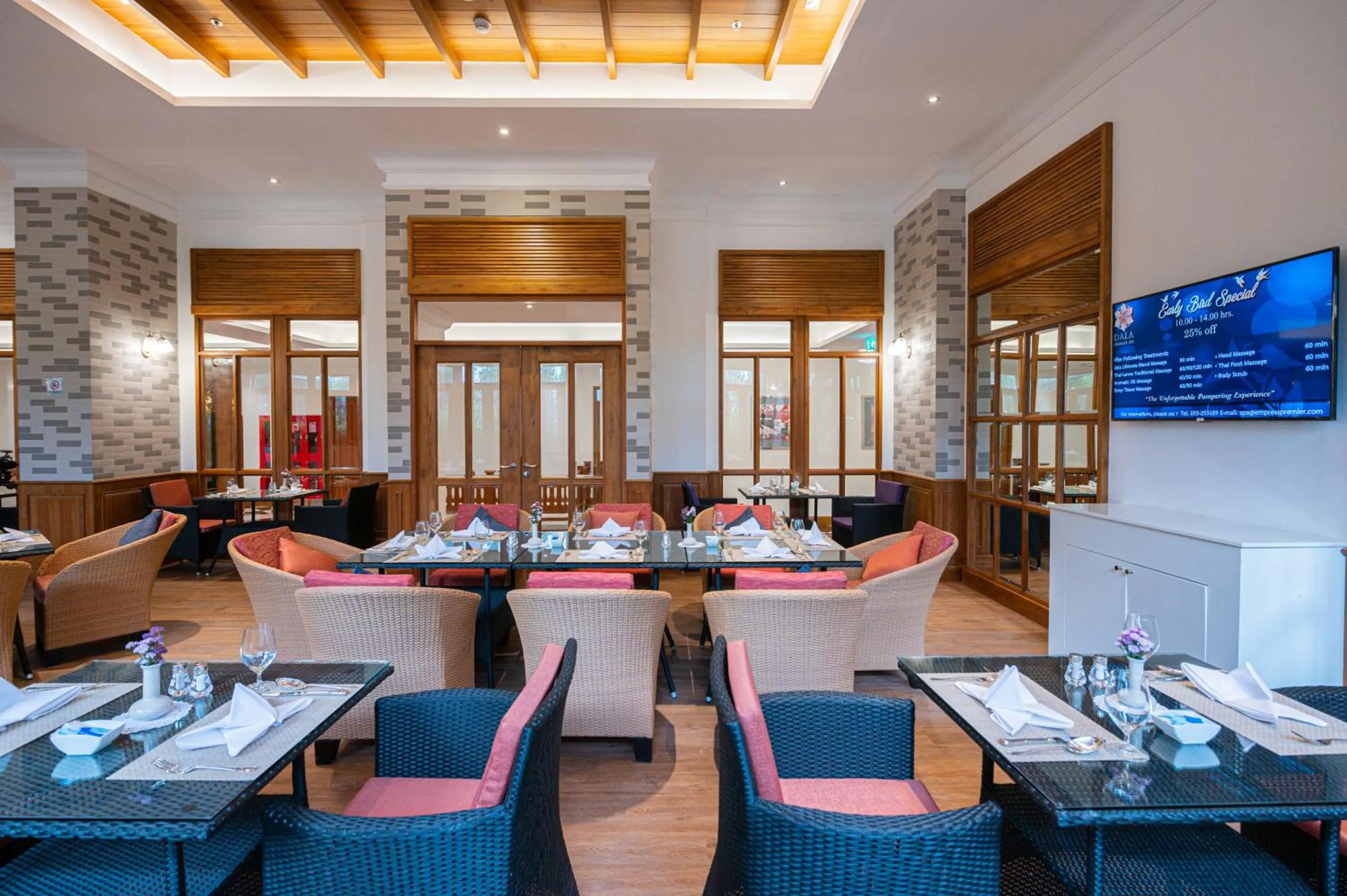 Restaurant/places to eat in The Empress Premier Chiang Mai