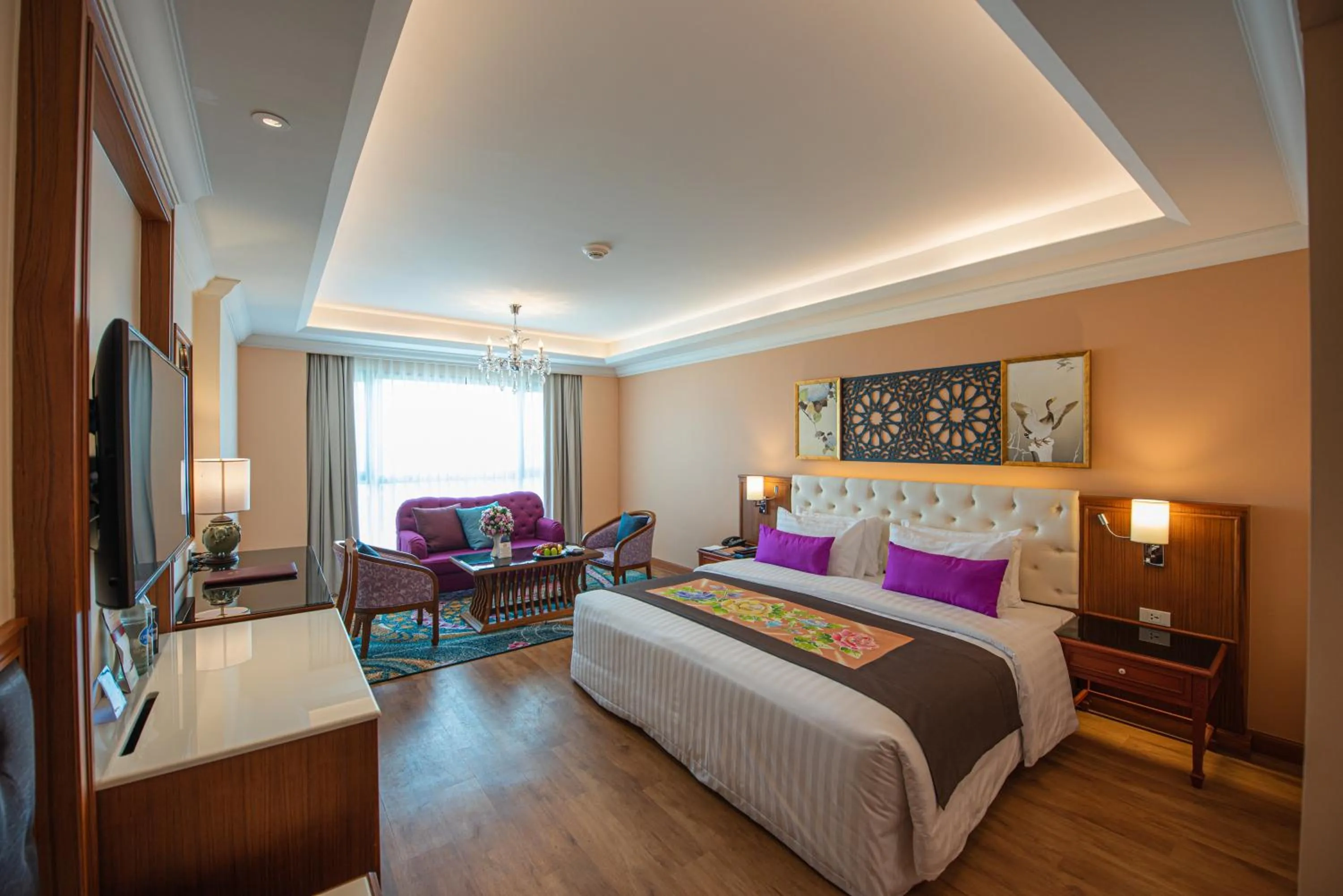 Photo of the whole room, Bed in The Empress Premier Chiang Mai