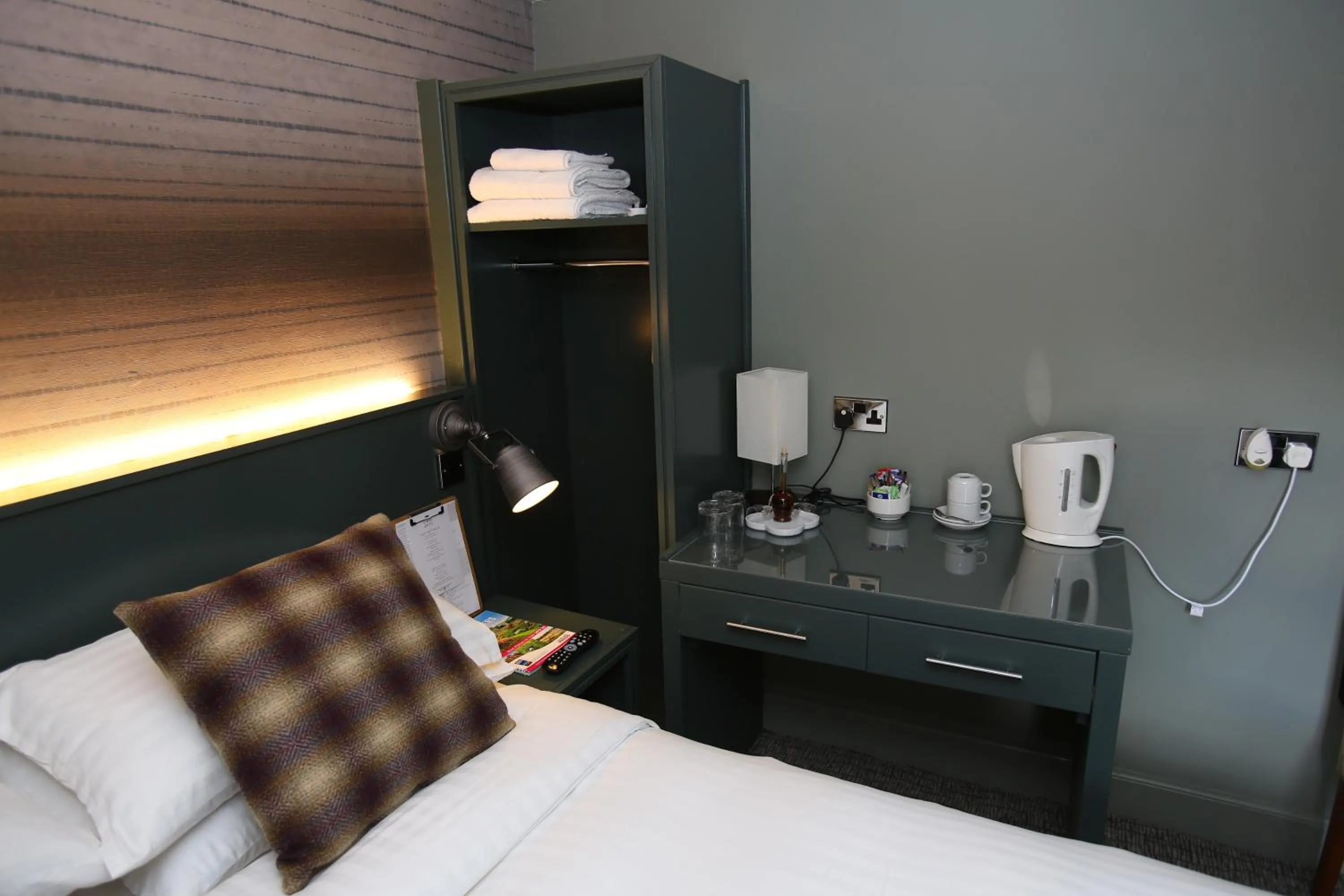 Bed in Kings Arms Hotel