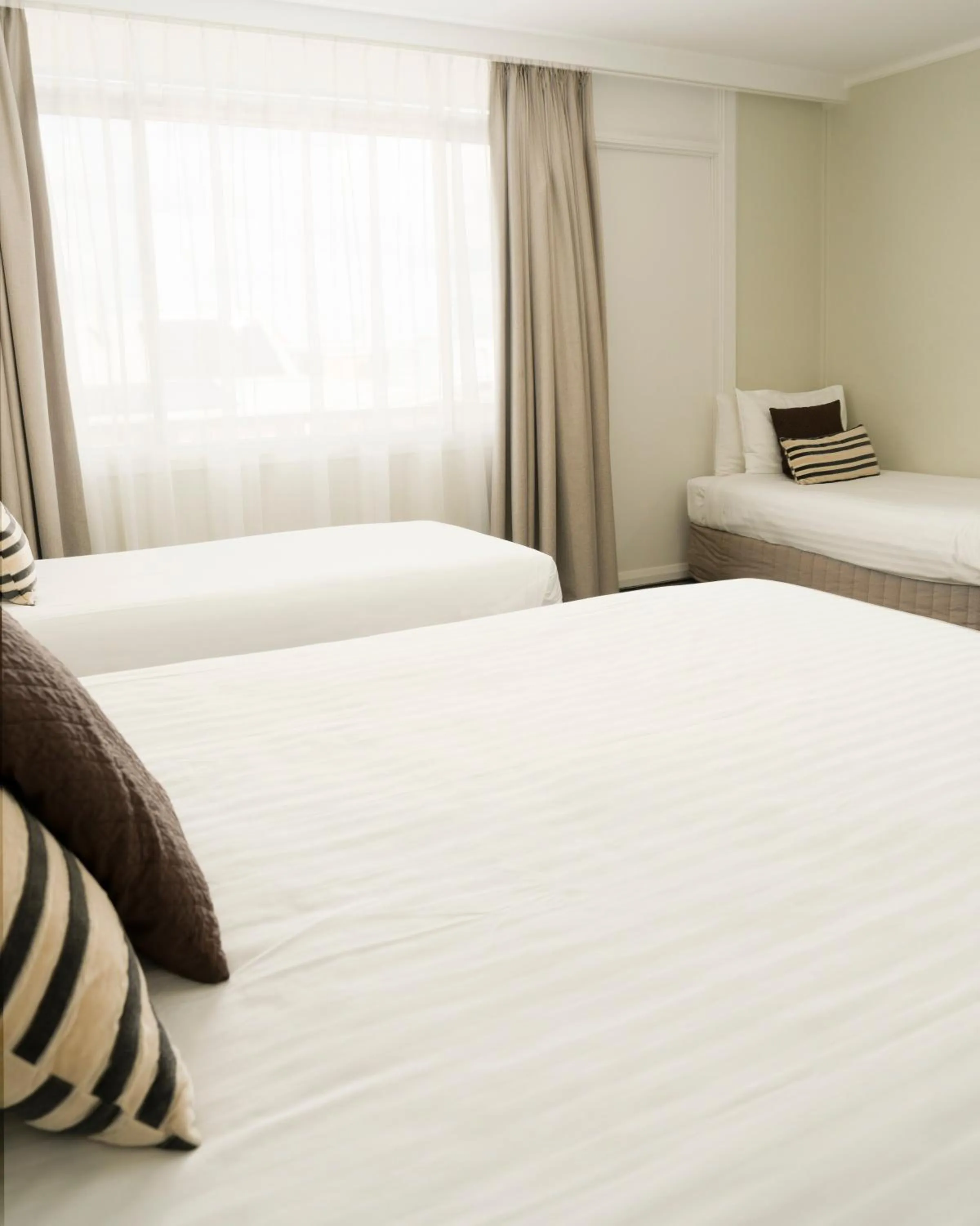 Photo of the whole room, Bed in Posthouse Motor Lodge