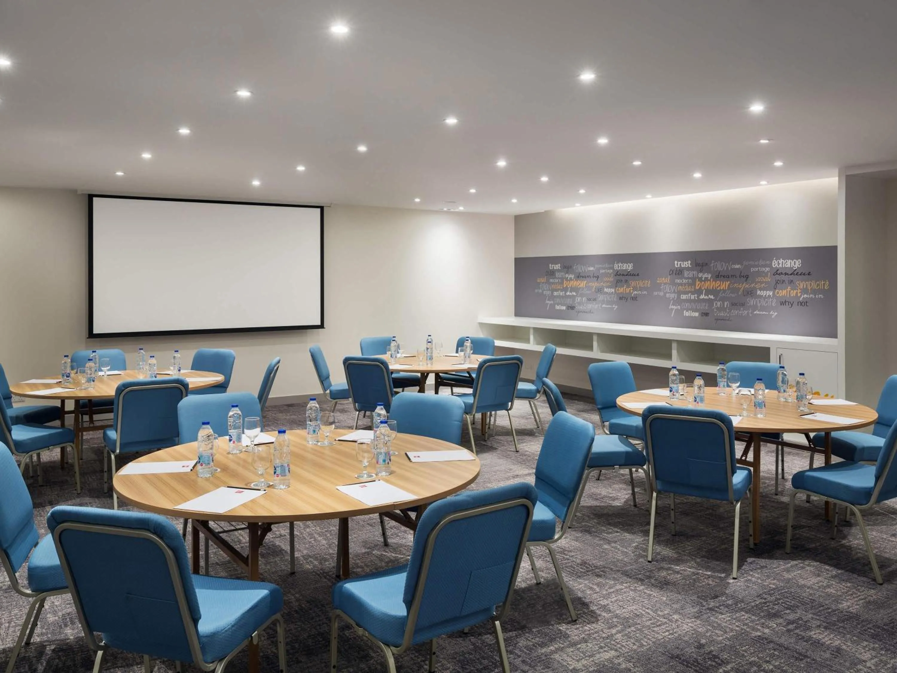 Meeting/conference room in Adagio Aparthotel Jeddah Malik Road