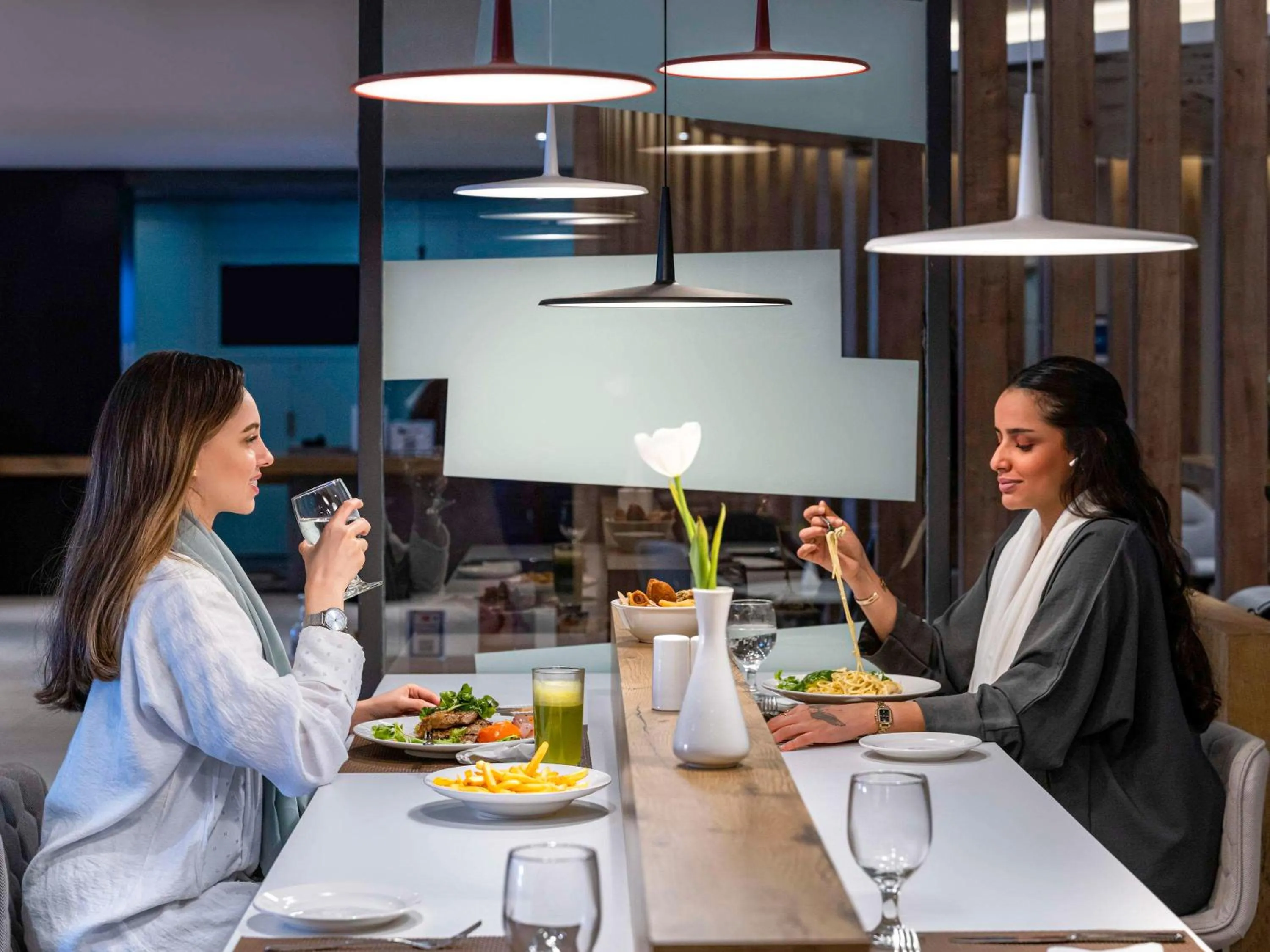 Restaurant/places to eat in Ibis Jeddah Malik Road