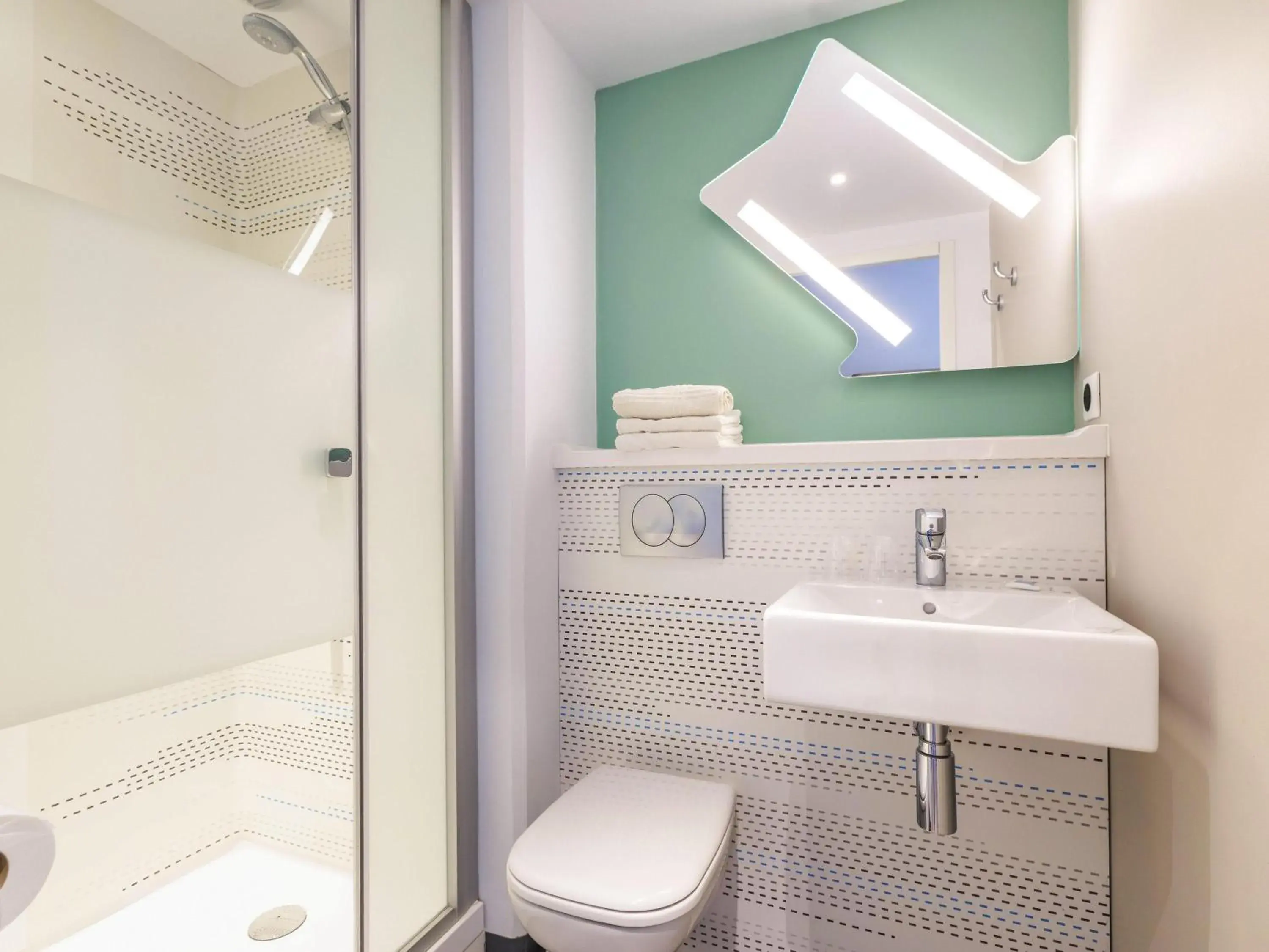 Twin Room in ibis budget Saint-Étienne Centre Gare Châteaucreux Twin Room in ibis budget Saint-Étienne Centre Gare Châteaucreux