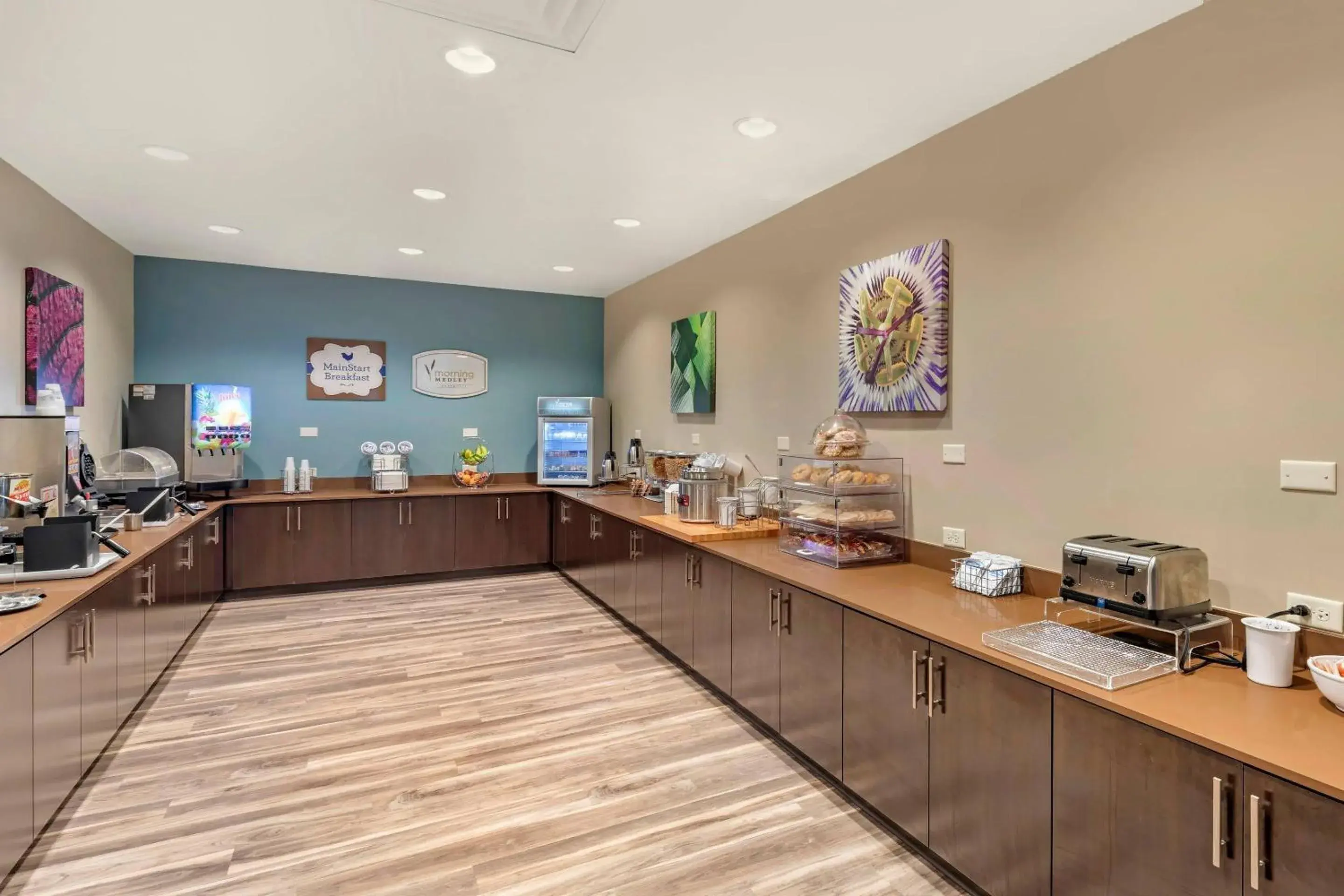 Breakfast in MainStay Suites Lancaster Dallas South Breakfast in MainStay Suites Lancaster Dallas South