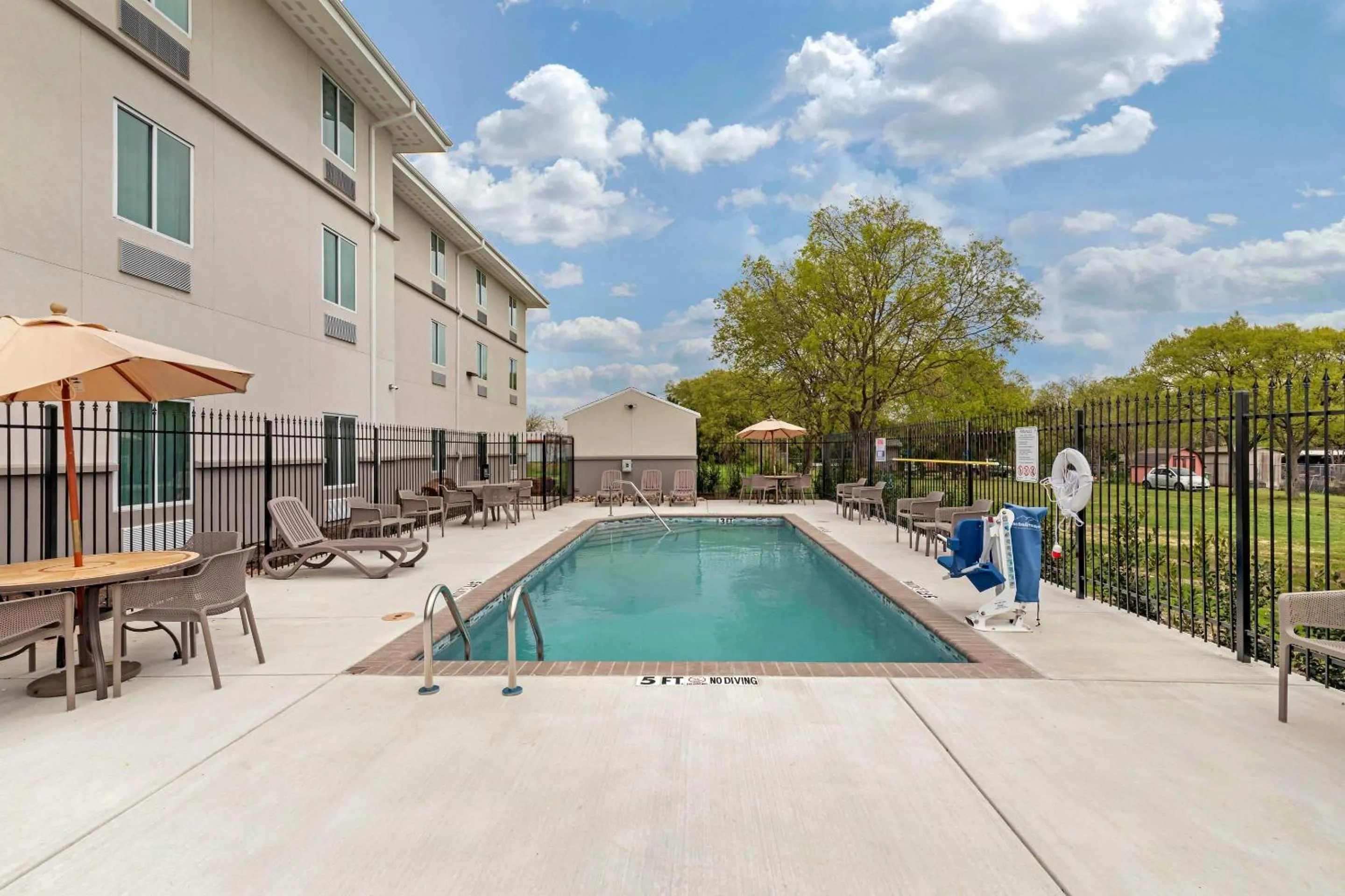 Swimming pool in MainStay Suites Lancaster Dallas South