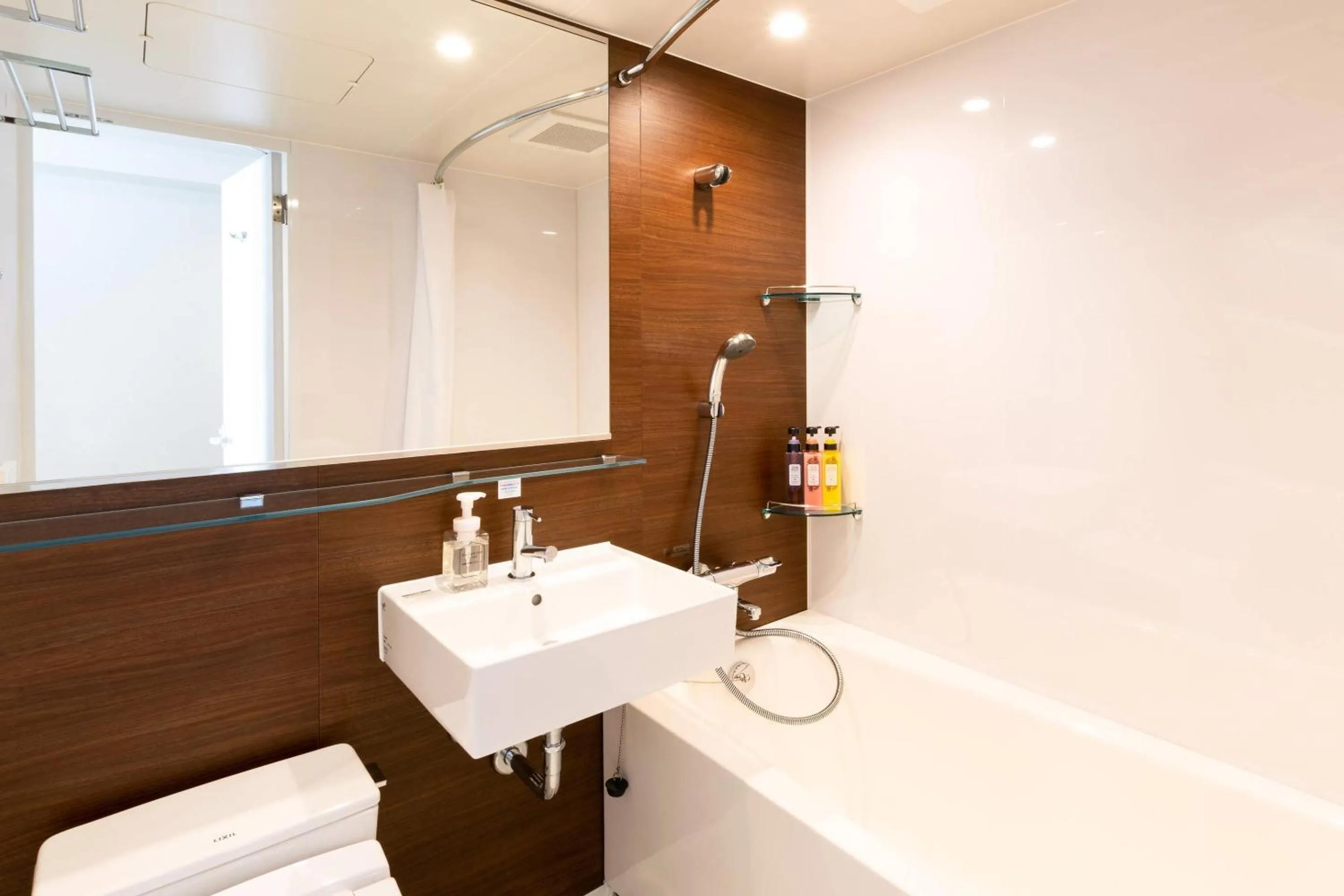 Bedroom in Comfort Hotel Shin-Osaka