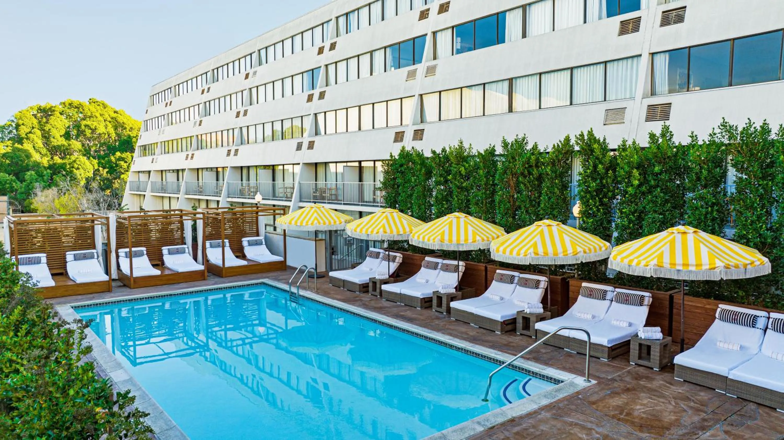 Swimming pool in Hotel Dena, Pasadena Los Angeles, a Tribute Portfolio Hotel