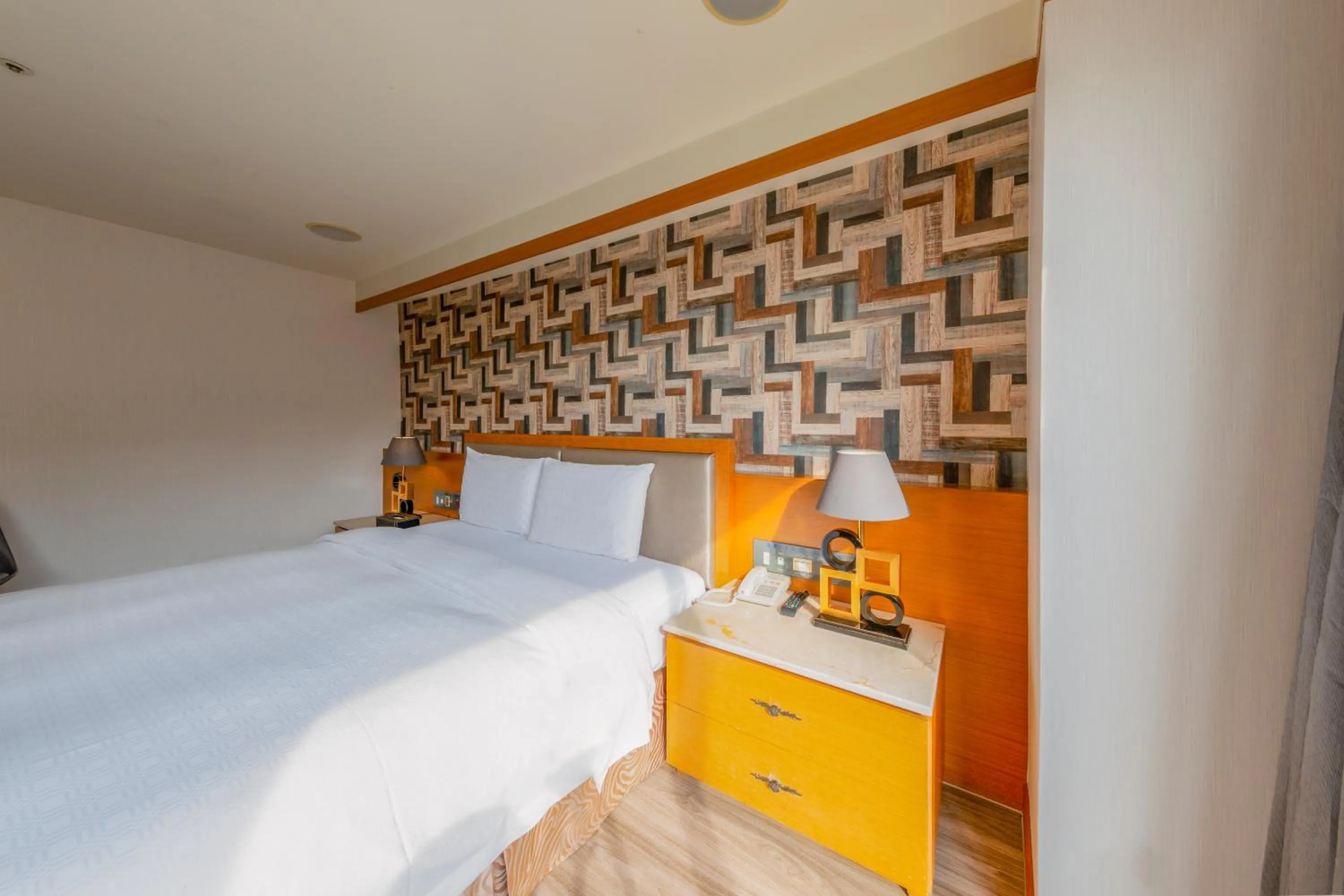 Bed in Shihzuwan Hotel – Kaohsiung Station