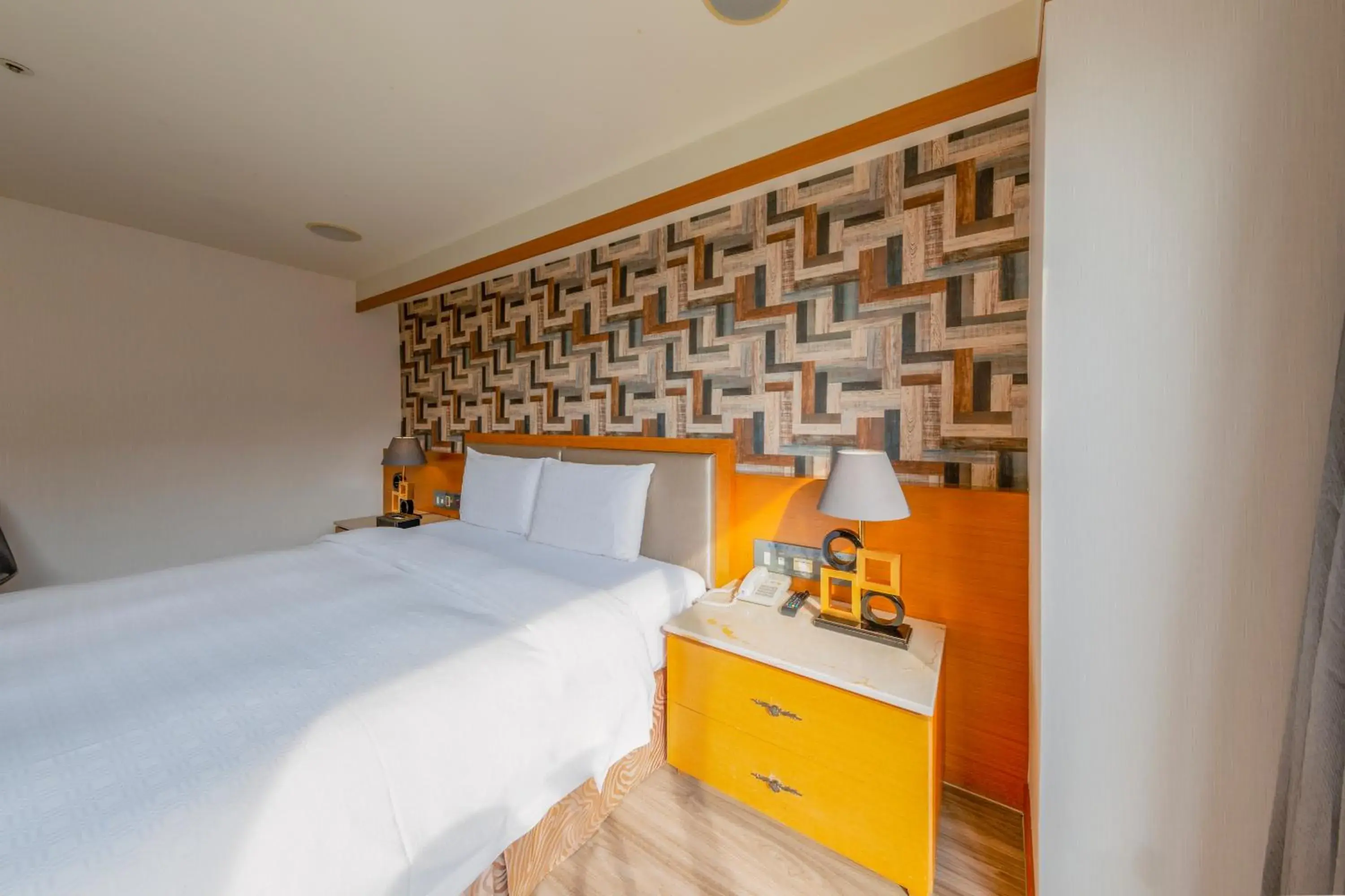 Bed in Shihzuwan Hotel – Kaohsiung Station Bed in Shihzuwan Hotel – Kaohsiung Station