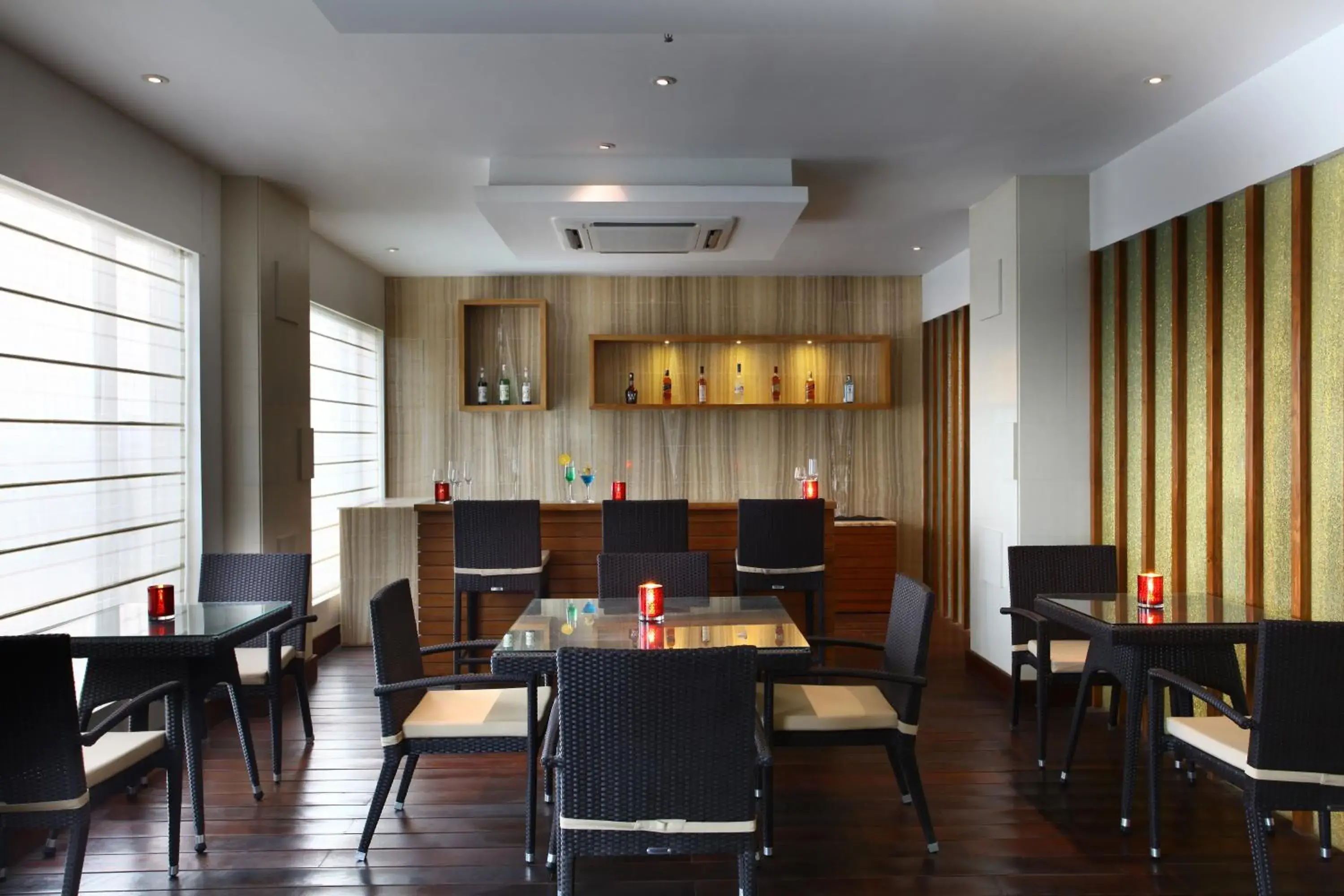 Lounge or bar in Park Plaza Shahdara Lounge or bar in Park Plaza Shahdara