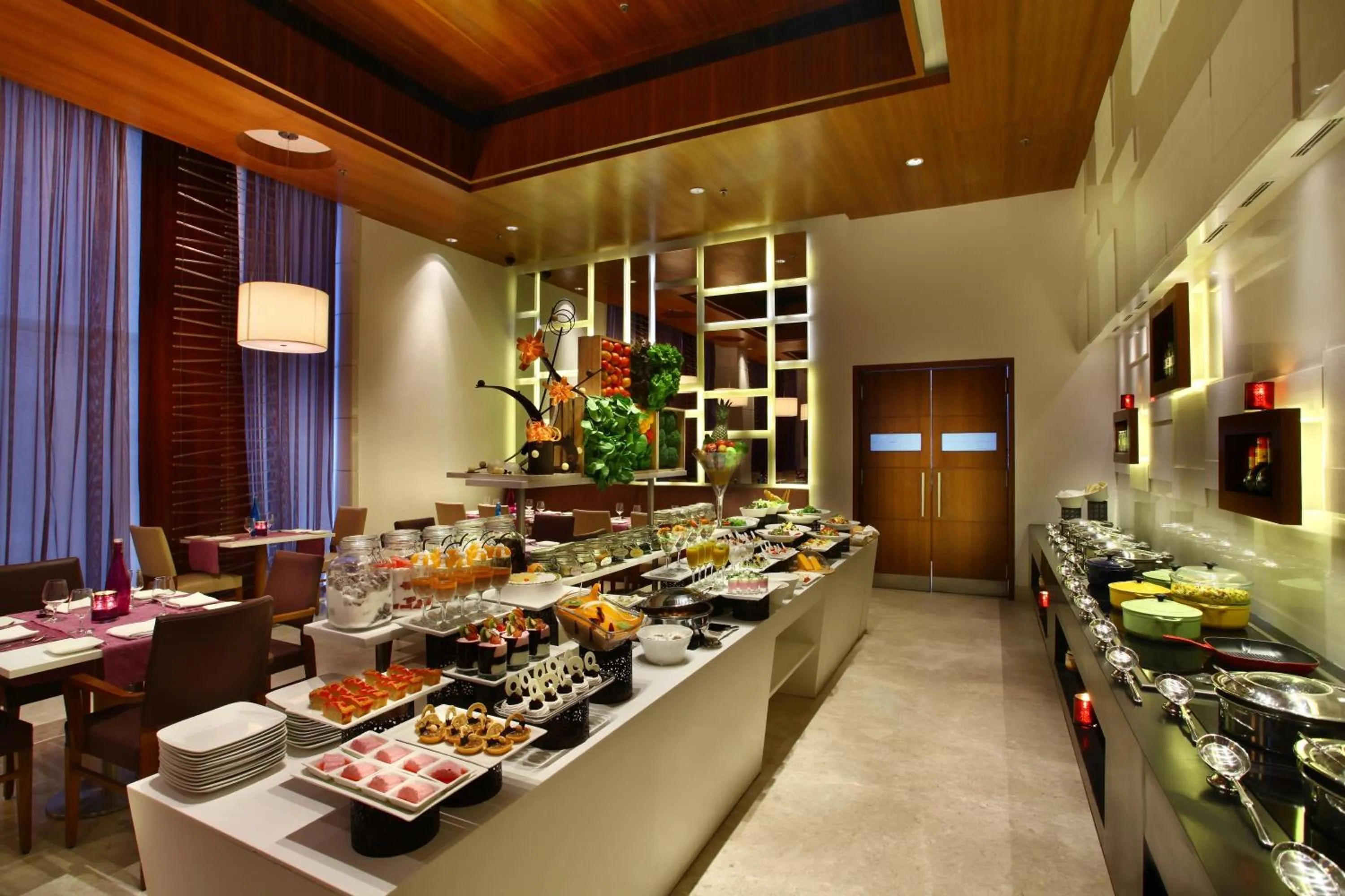 Restaurant/places to eat in Park Plaza Shahdara