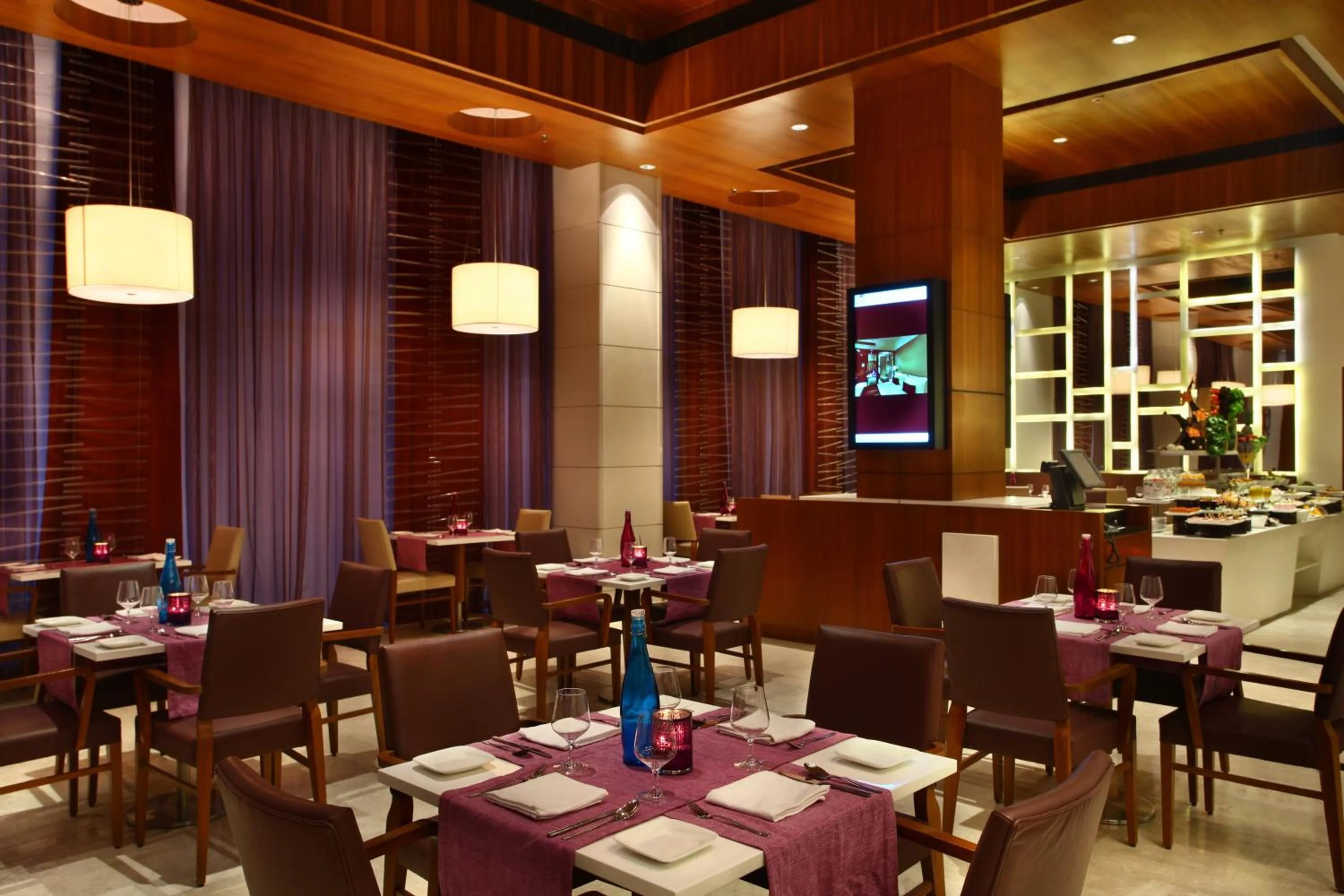 Restaurant/places to eat in Park Plaza Shahdara