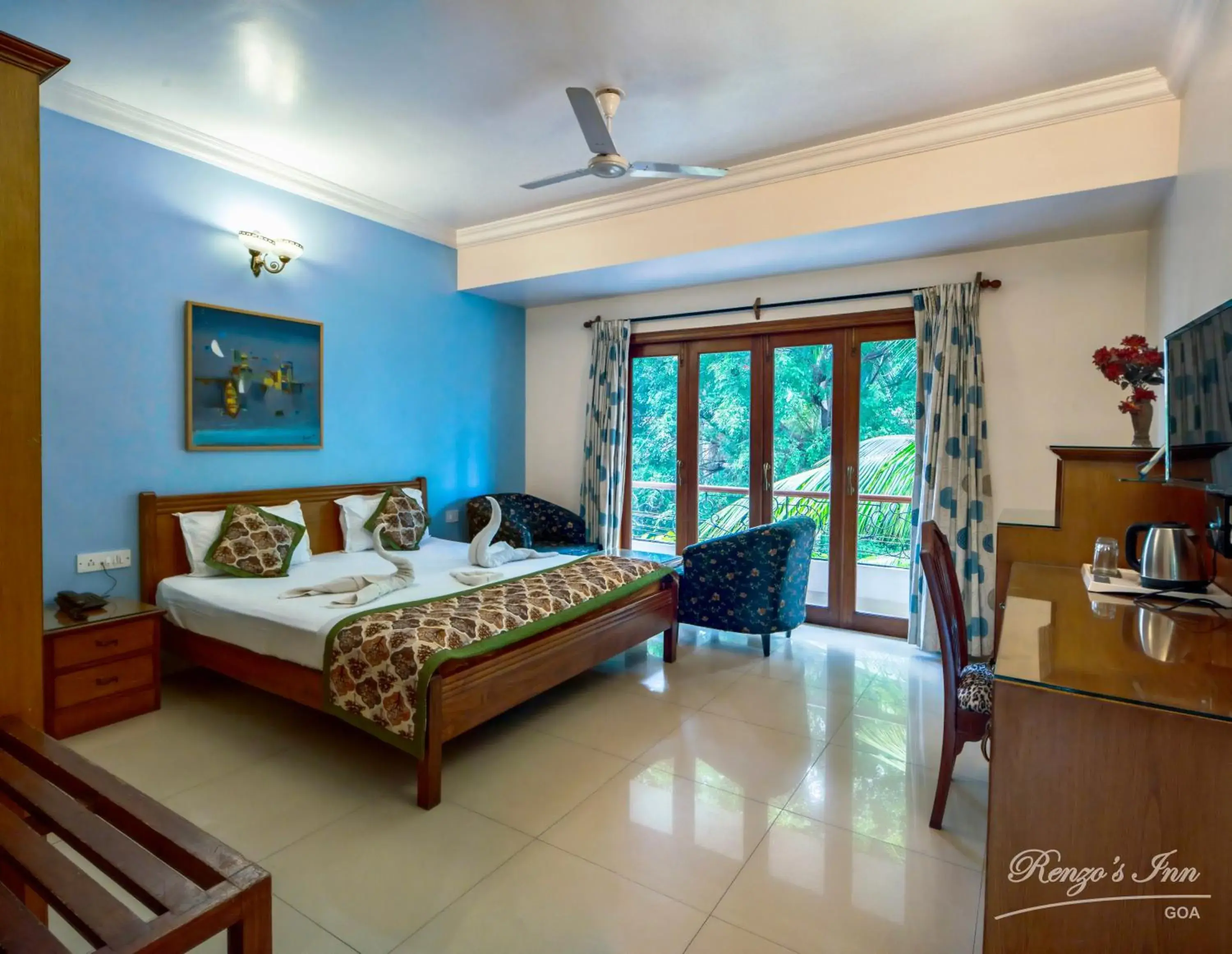 Bed in Renzo's Inn Bed in Renzo's Inn