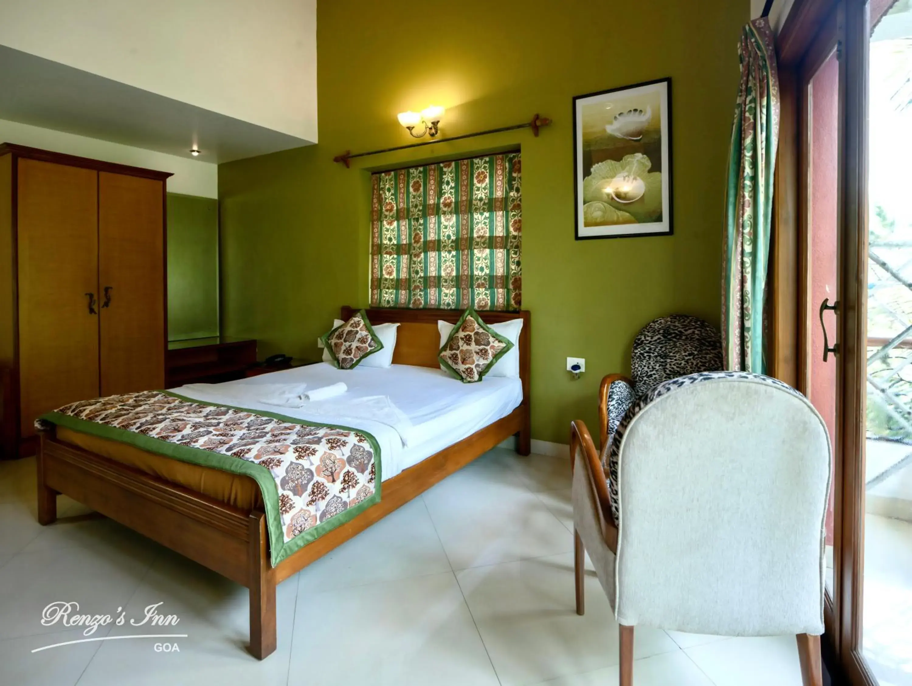 Bed in Renzo's Inn Bed in Renzo's Inn