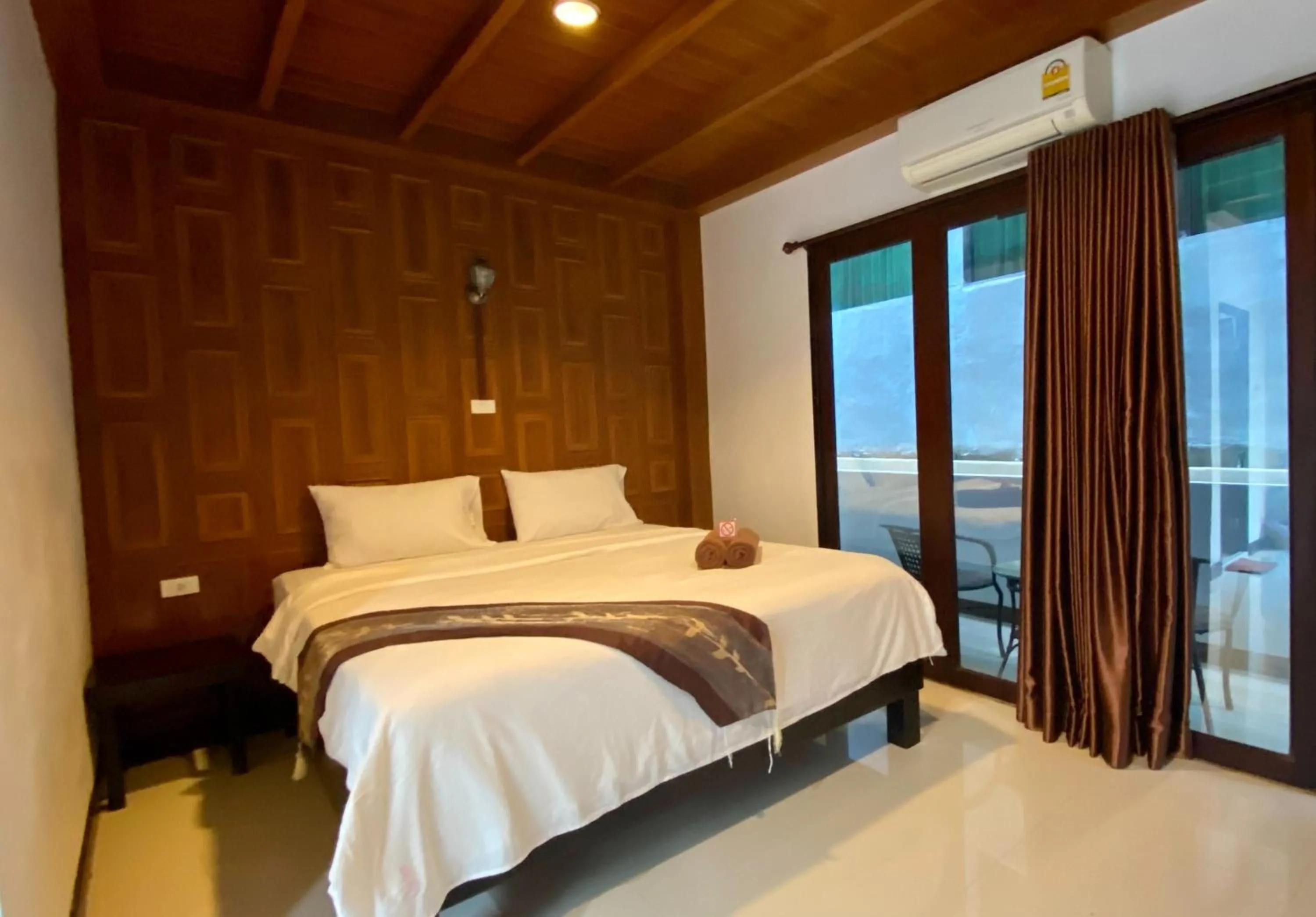Bed in Lipe Inn