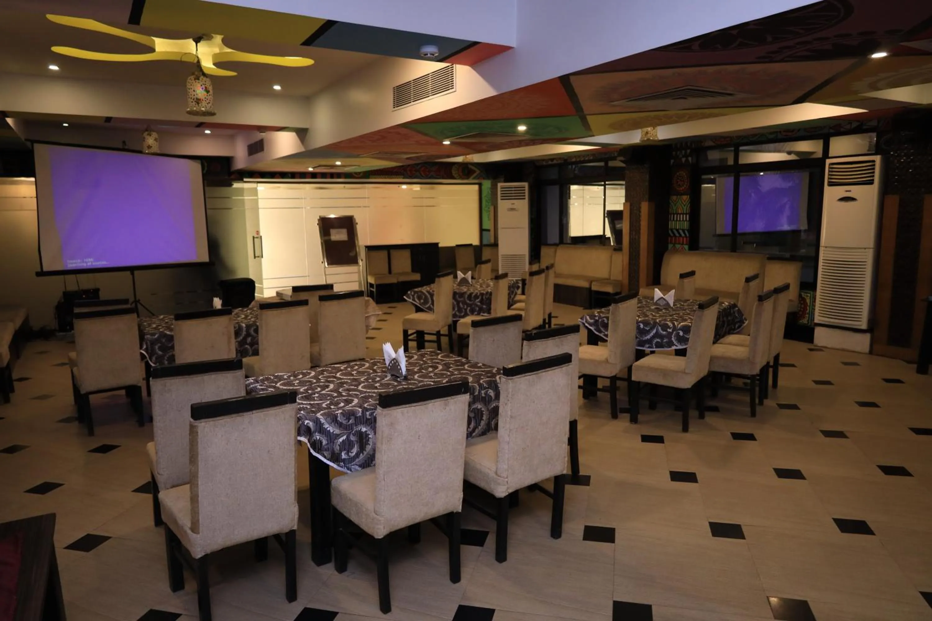 Restaurant/places to eat in Aananda Imperial