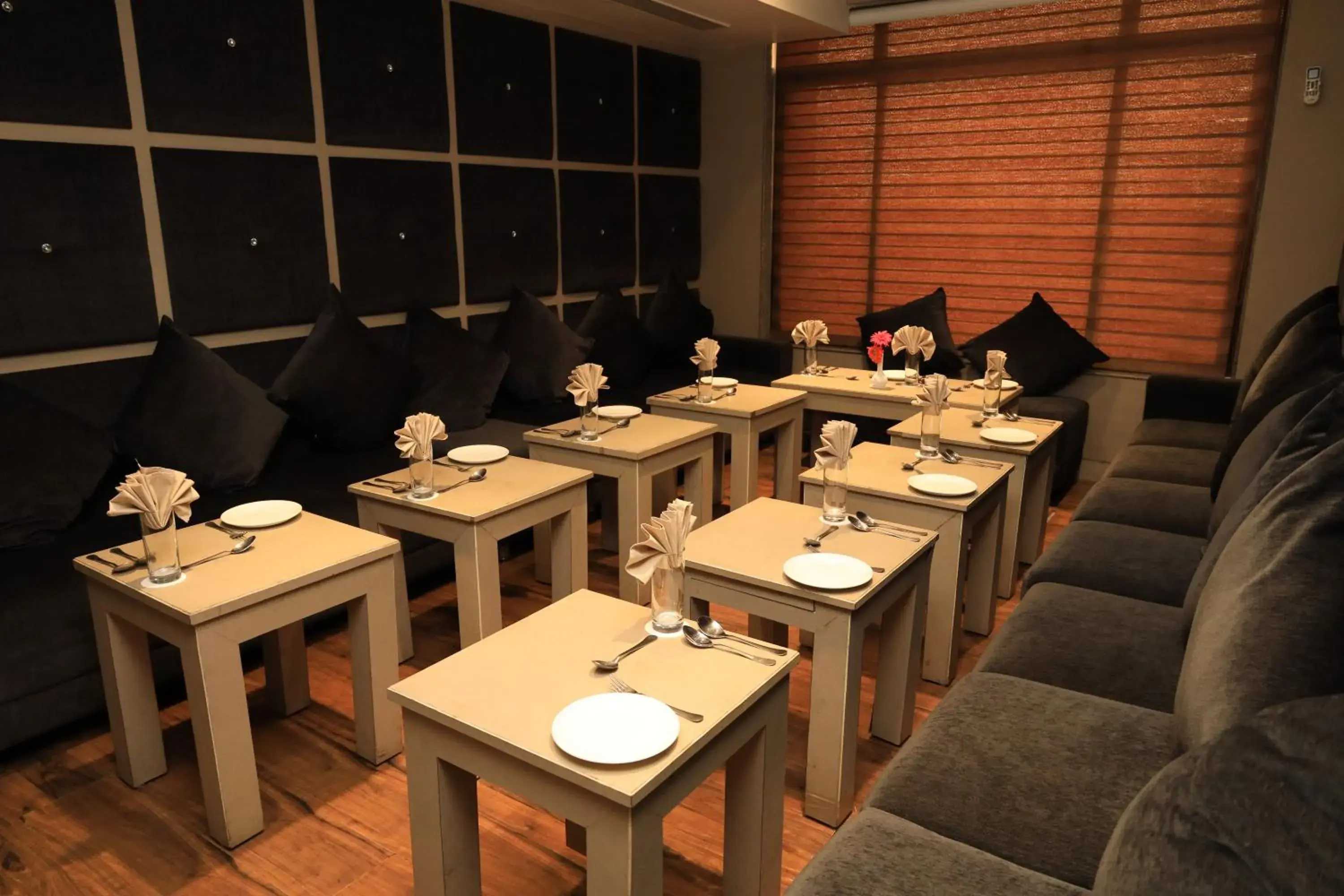 Restaurant/places to eat in Aananda Imperial Restaurant/places to eat in Aananda Imperial