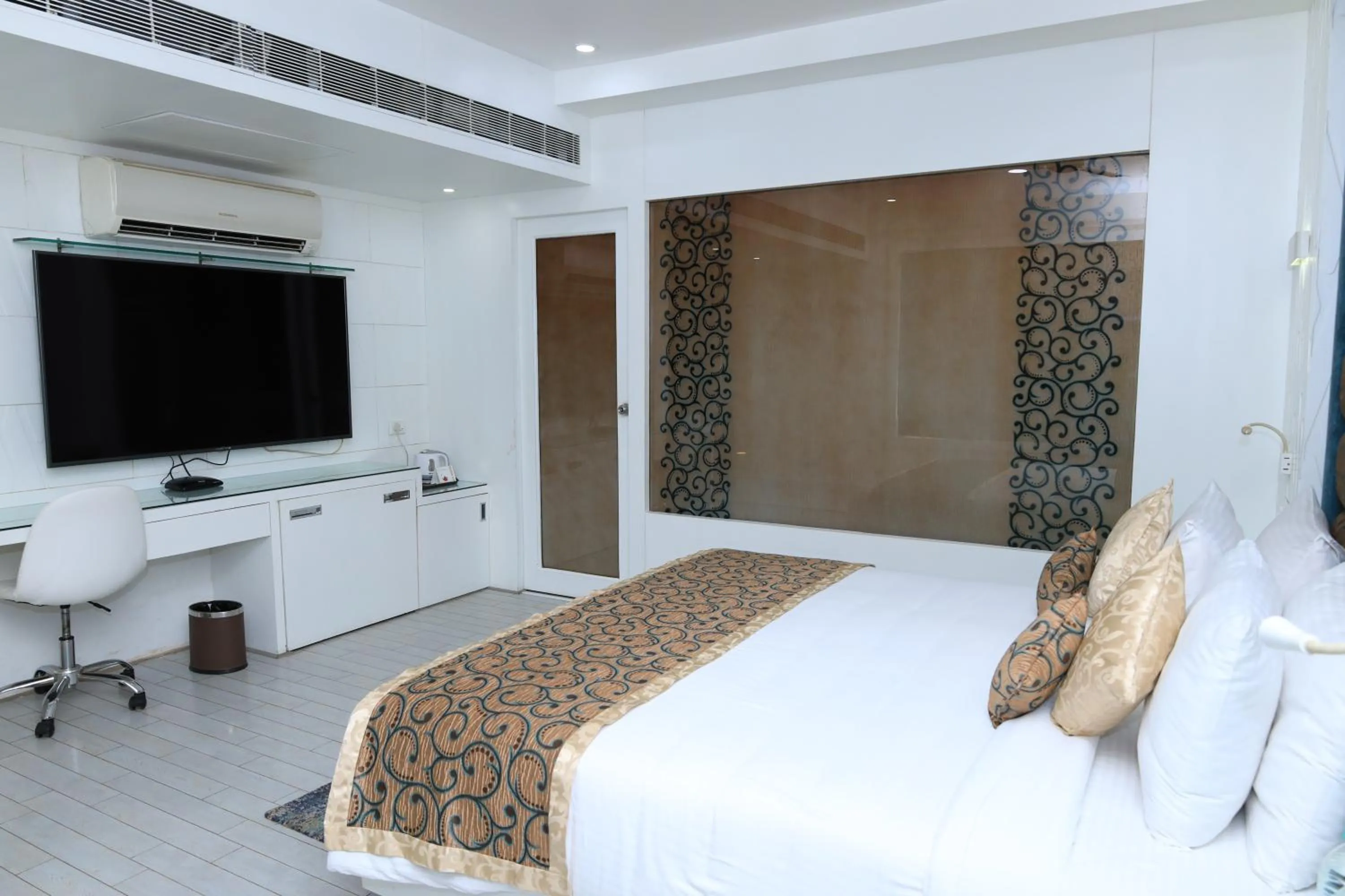 Bed in Aananda Imperial