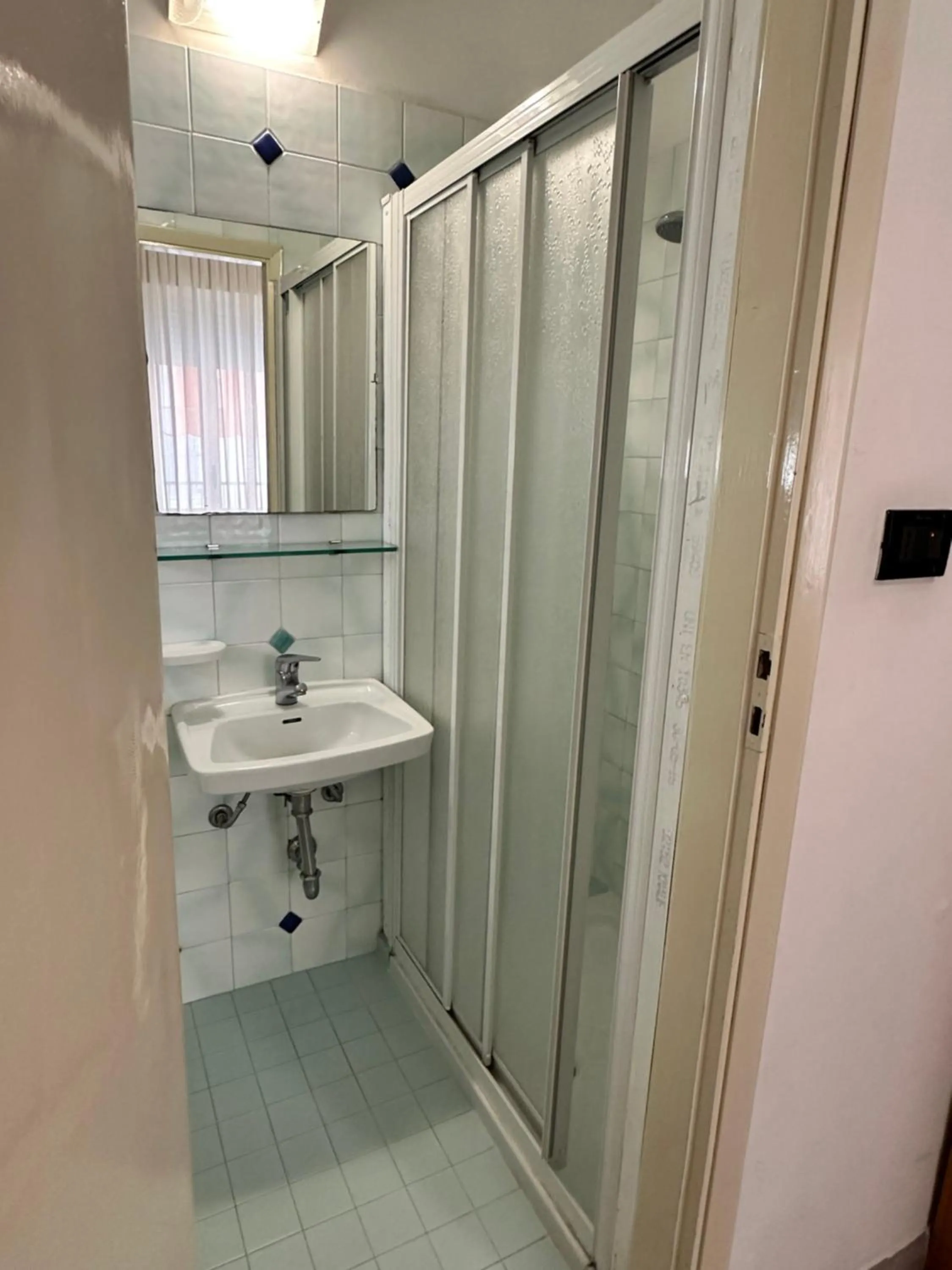 Shower in Hotel Enna Rimini