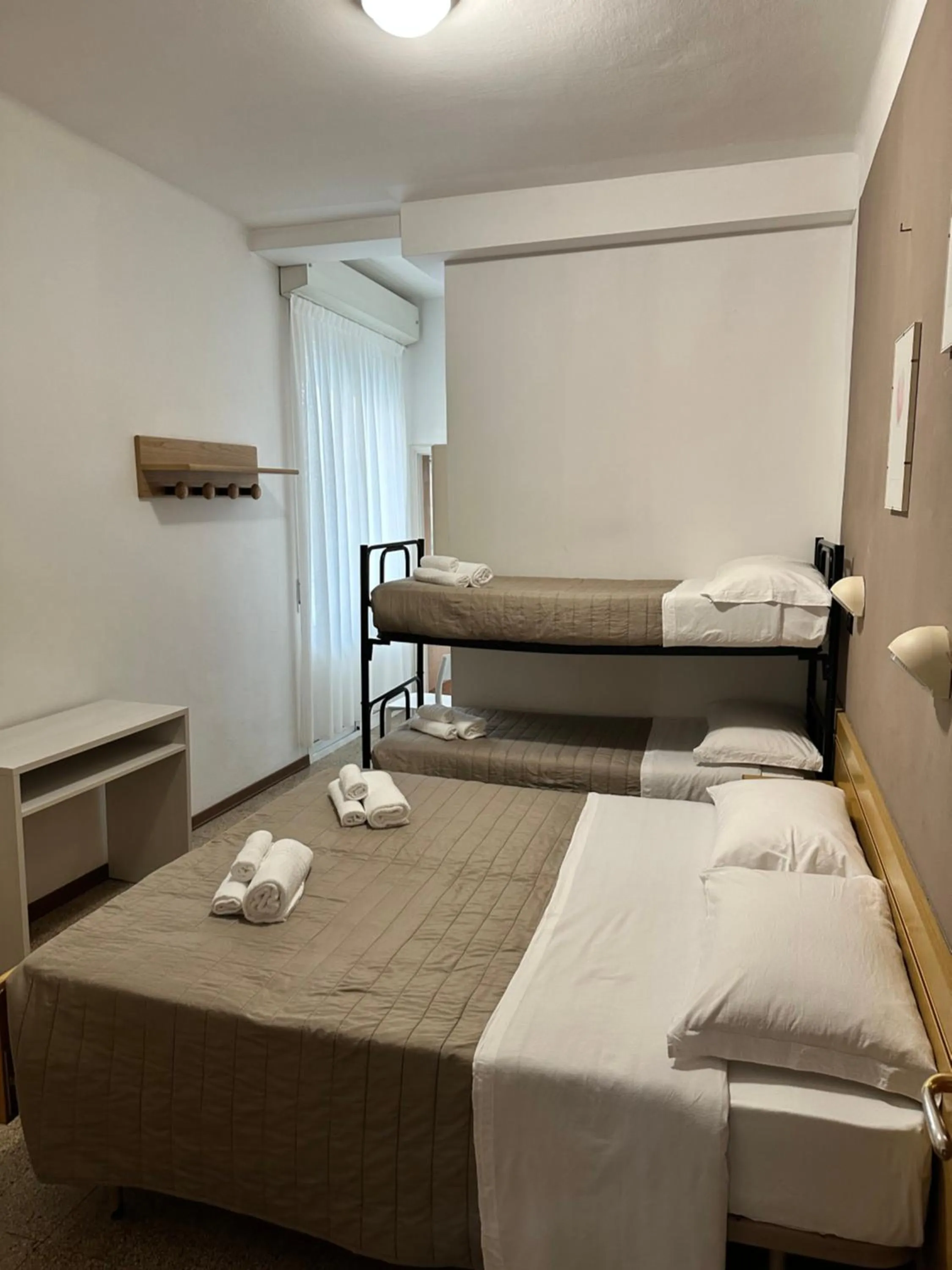Bed in Hotel Enna Rimini