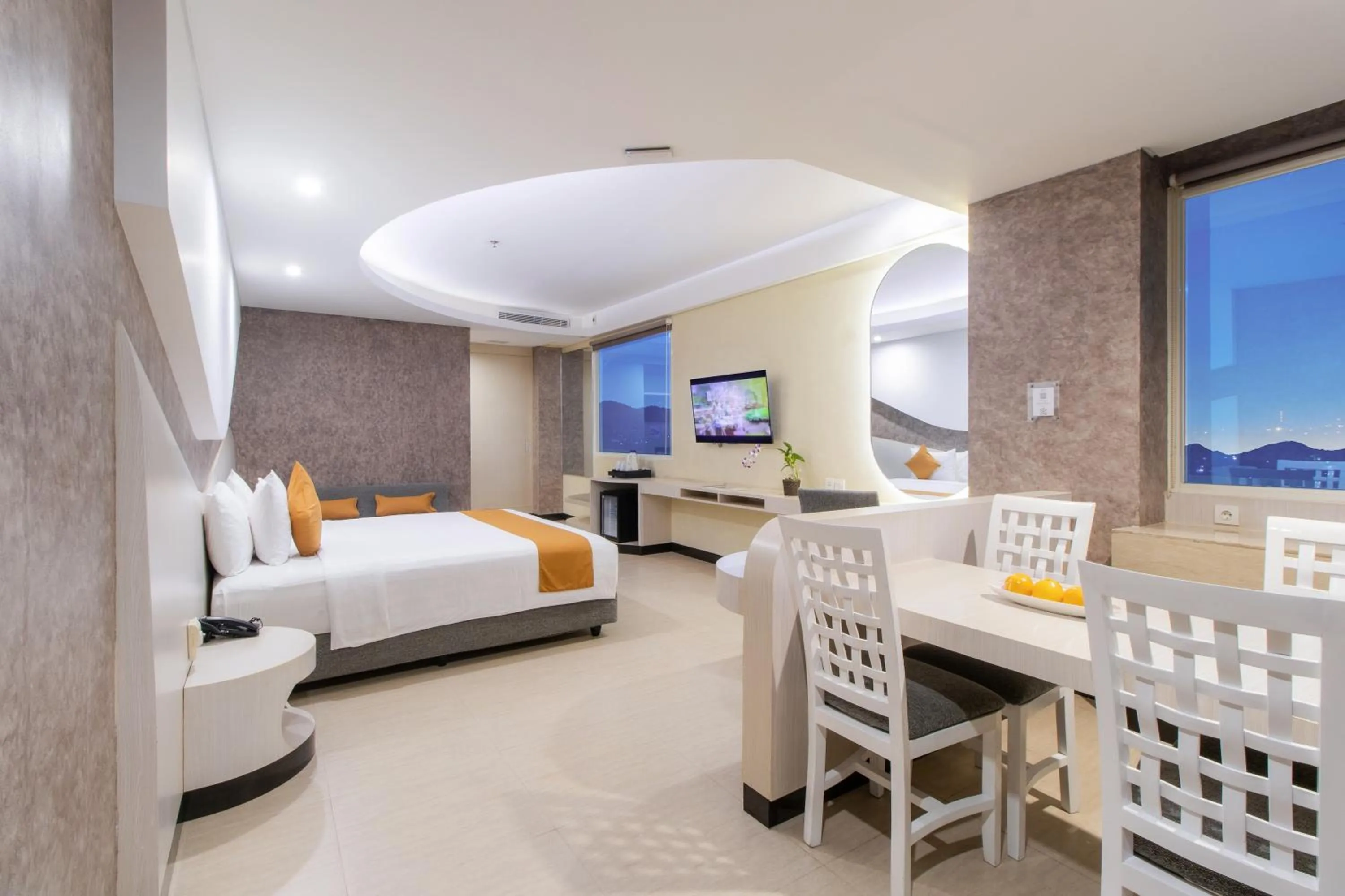 Bedroom, Bed in Aston Cirebon Hotel and Convention Center