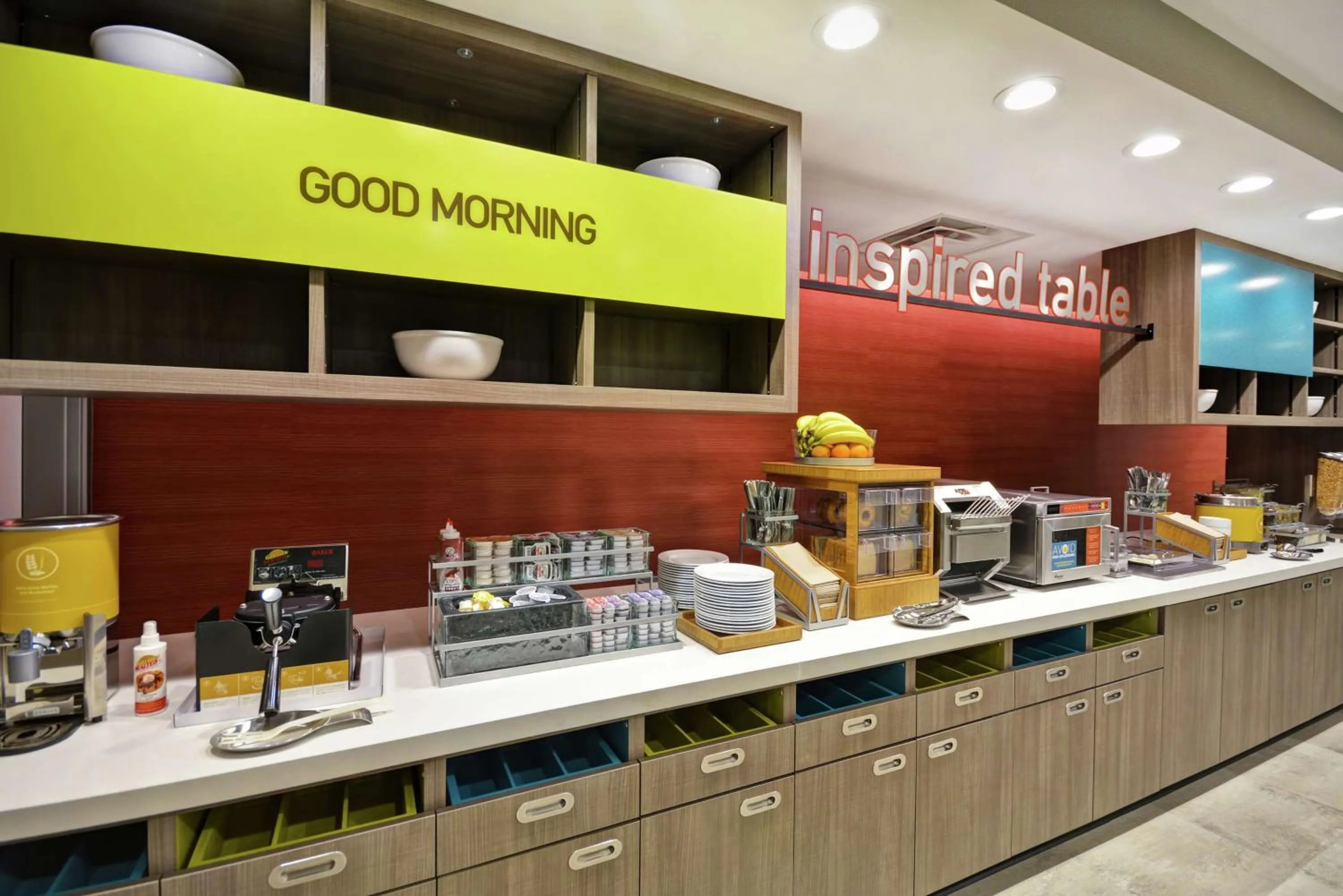Dining area in Home2 Suites Houston Westchase