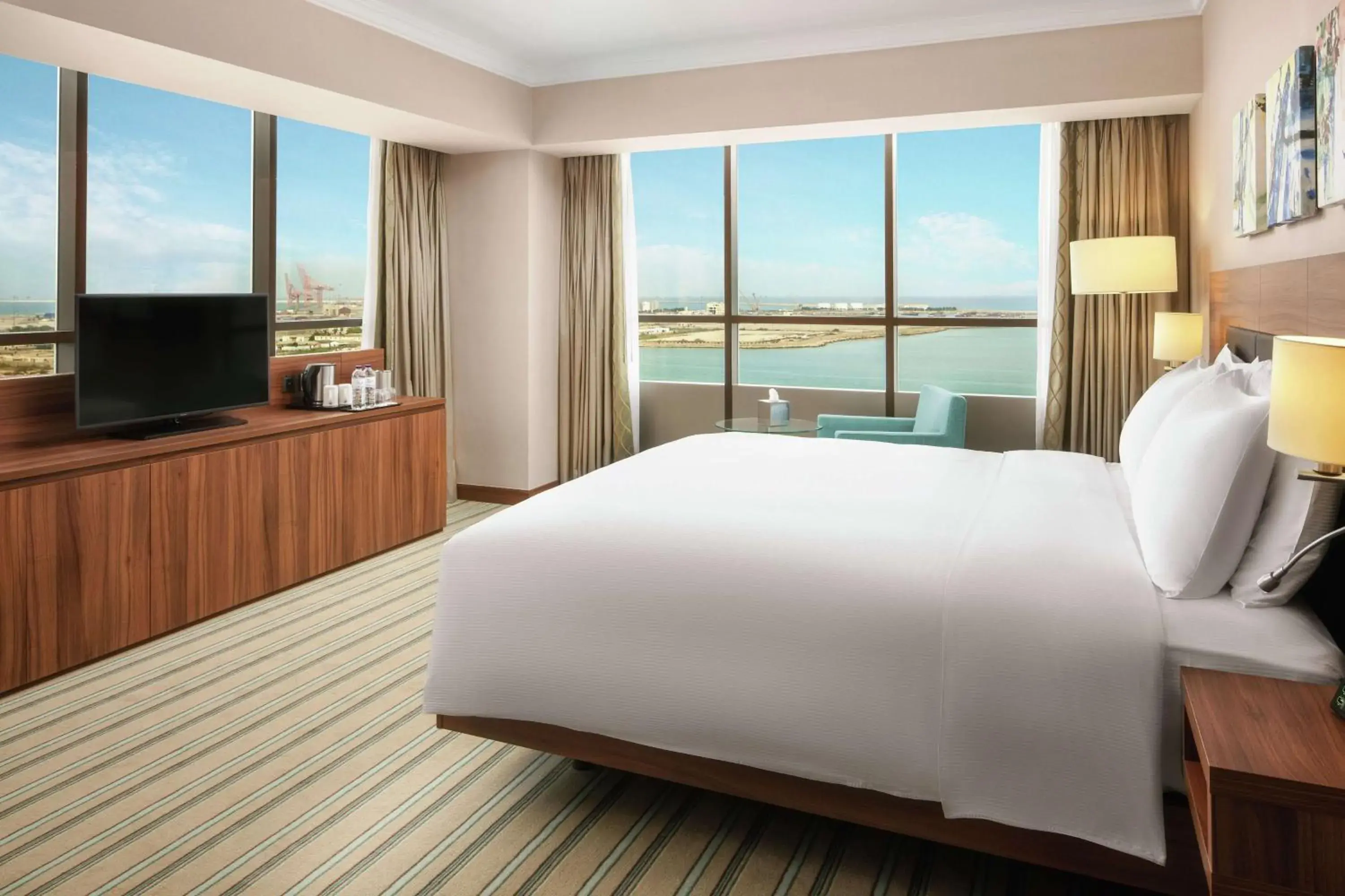 King Corner Guest Room with Sea View in Hilton Garden Inn Al Jubail King Corner Guest Room with Sea View in Hilton Garden Inn Al Jubail