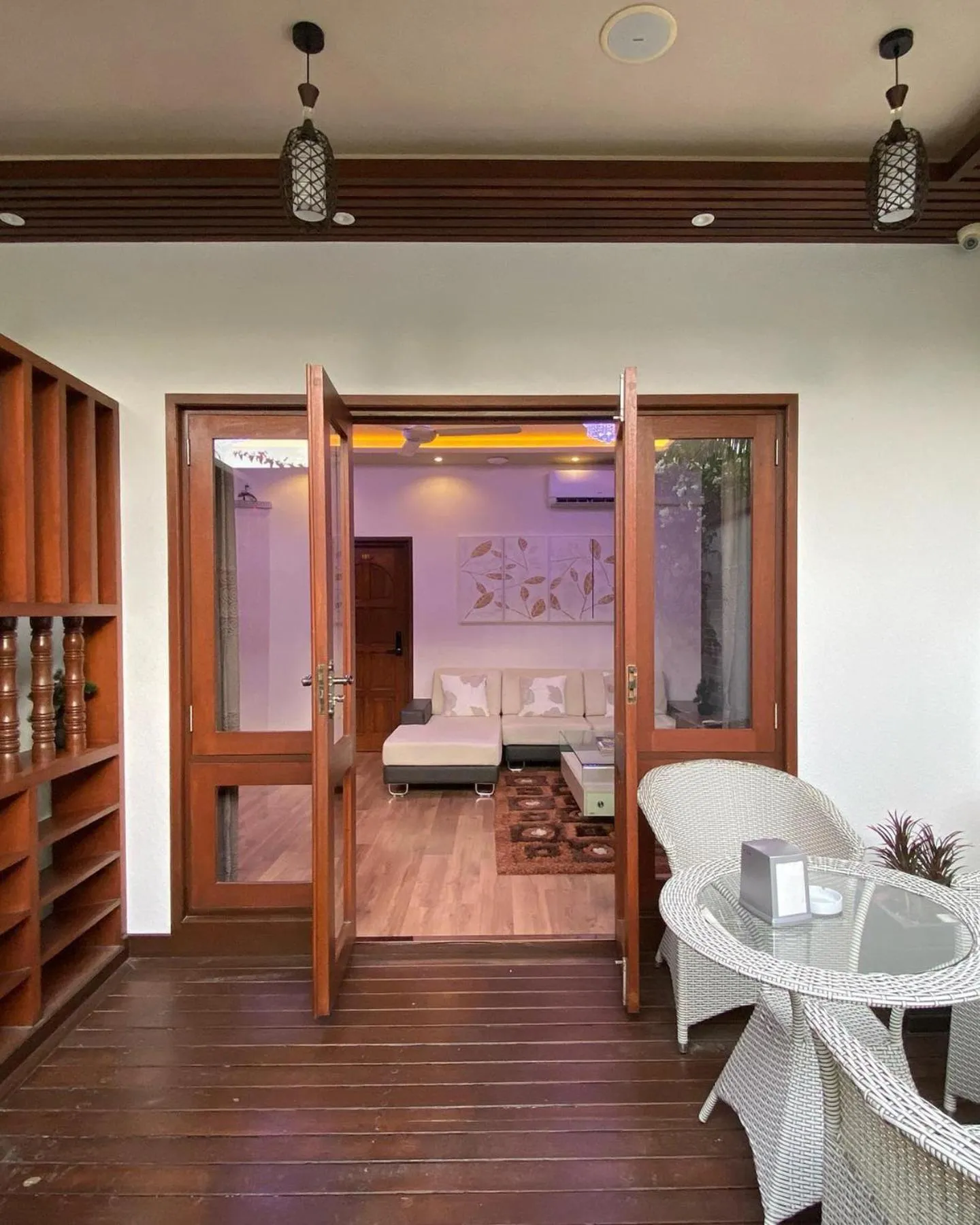 Property building in Isle Royal Inn