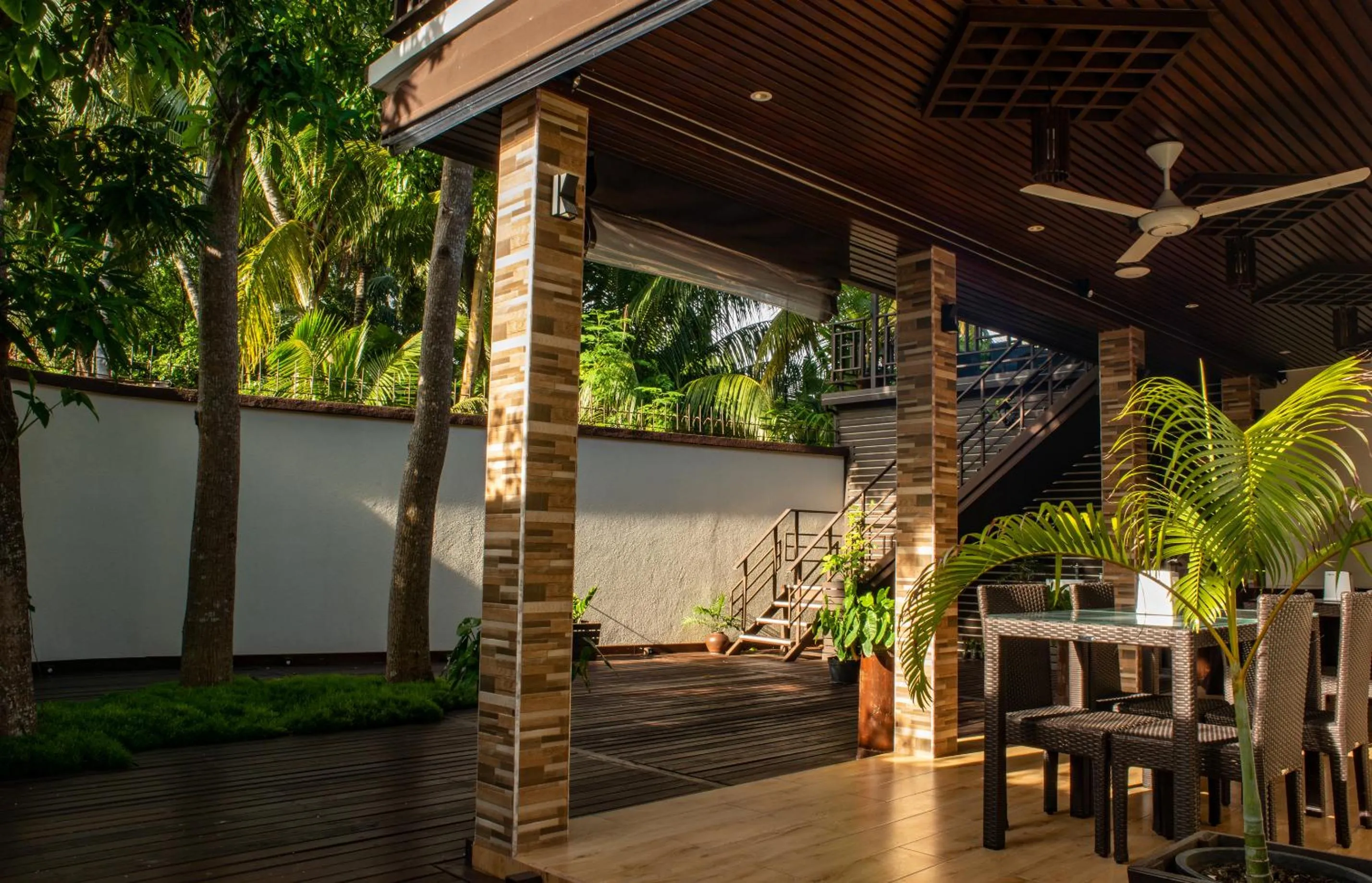 Property building in Isle Royal Inn