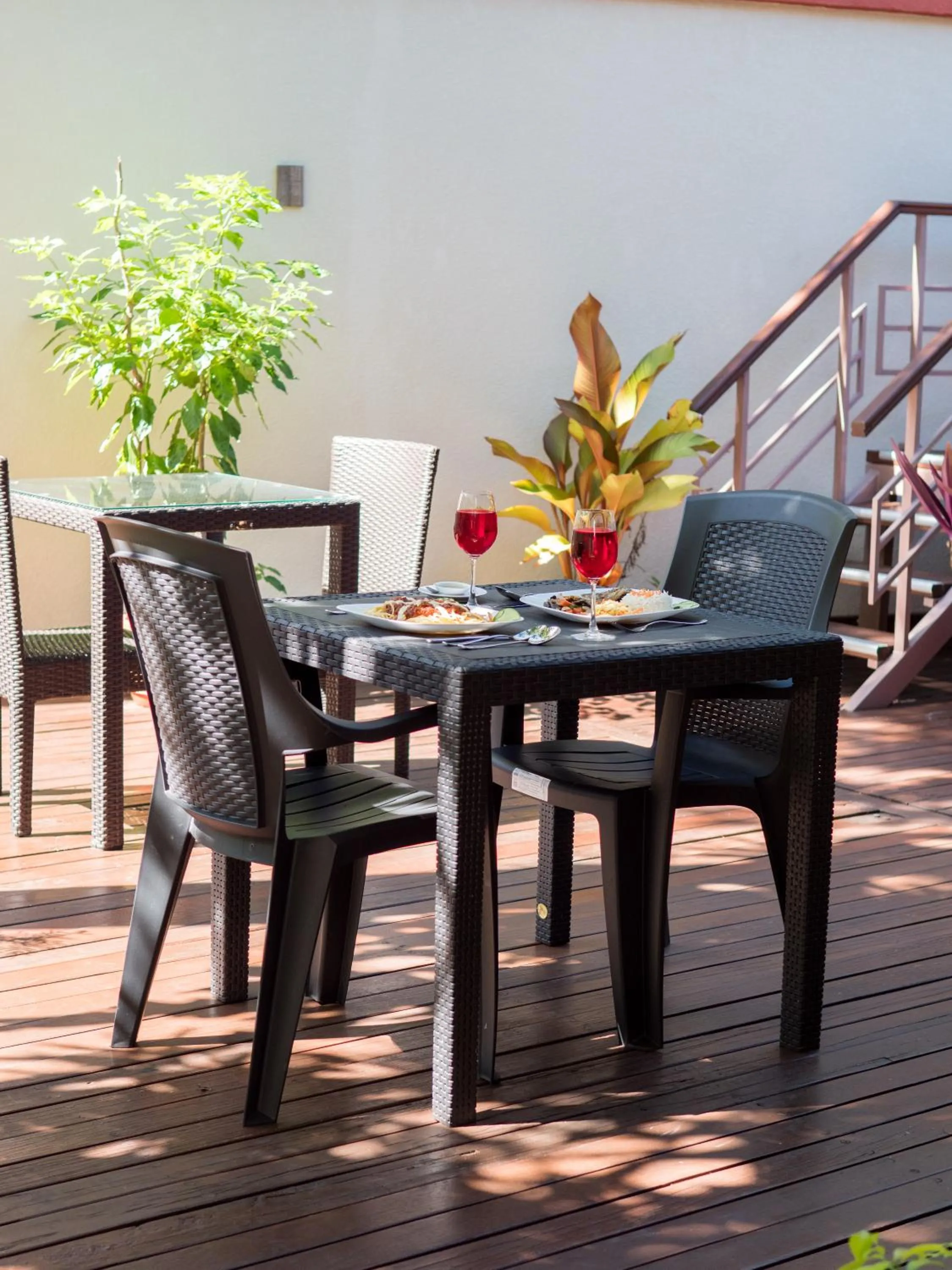 Restaurant/places to eat in Isle Royal Inn