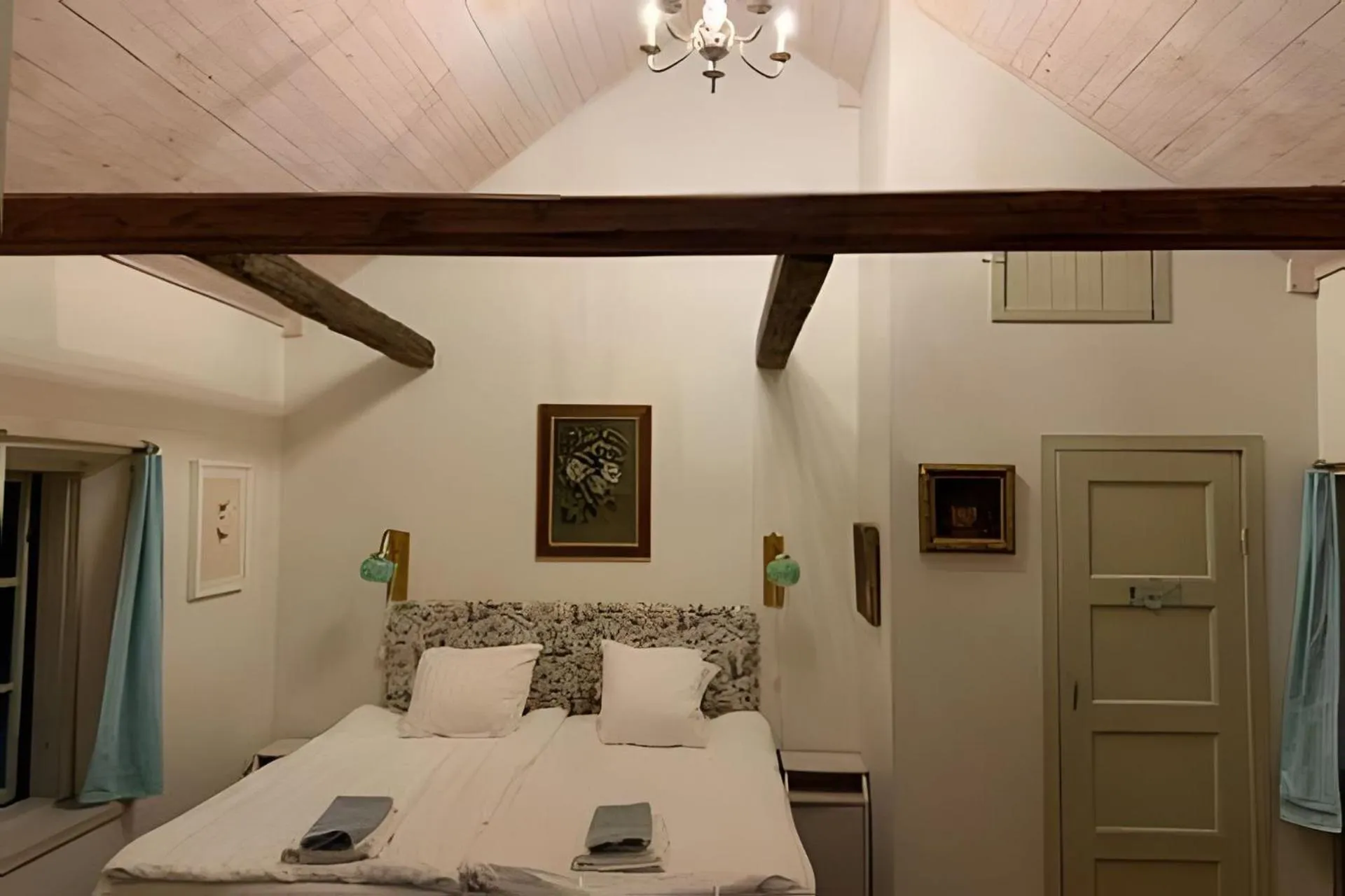 Bed in Vingårdens Bed & Breakfast