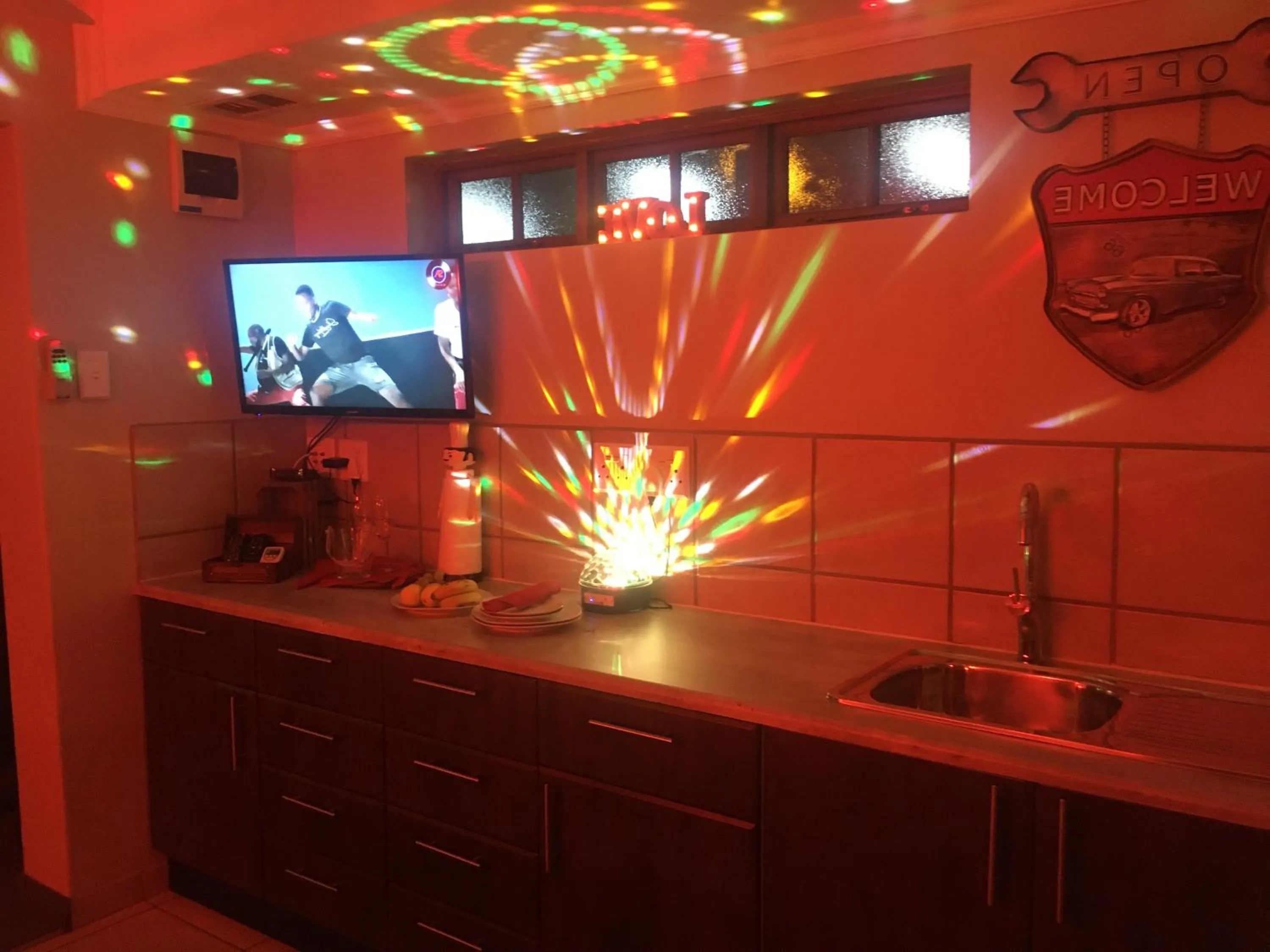 Kitchen or kitchenette in The Travel Inn Durban